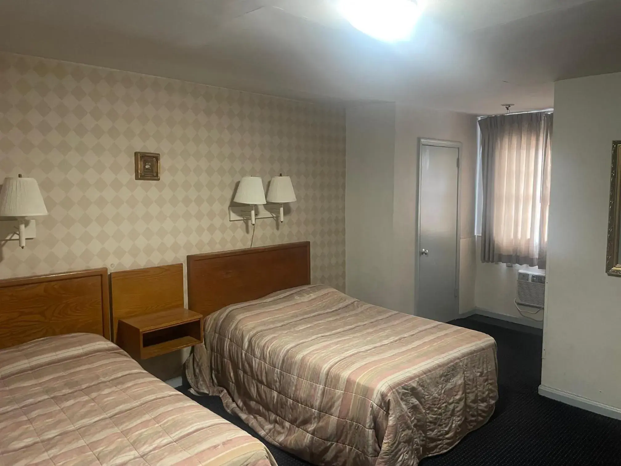 Family Room in Travelers Motel Family Room in Travelers Motel