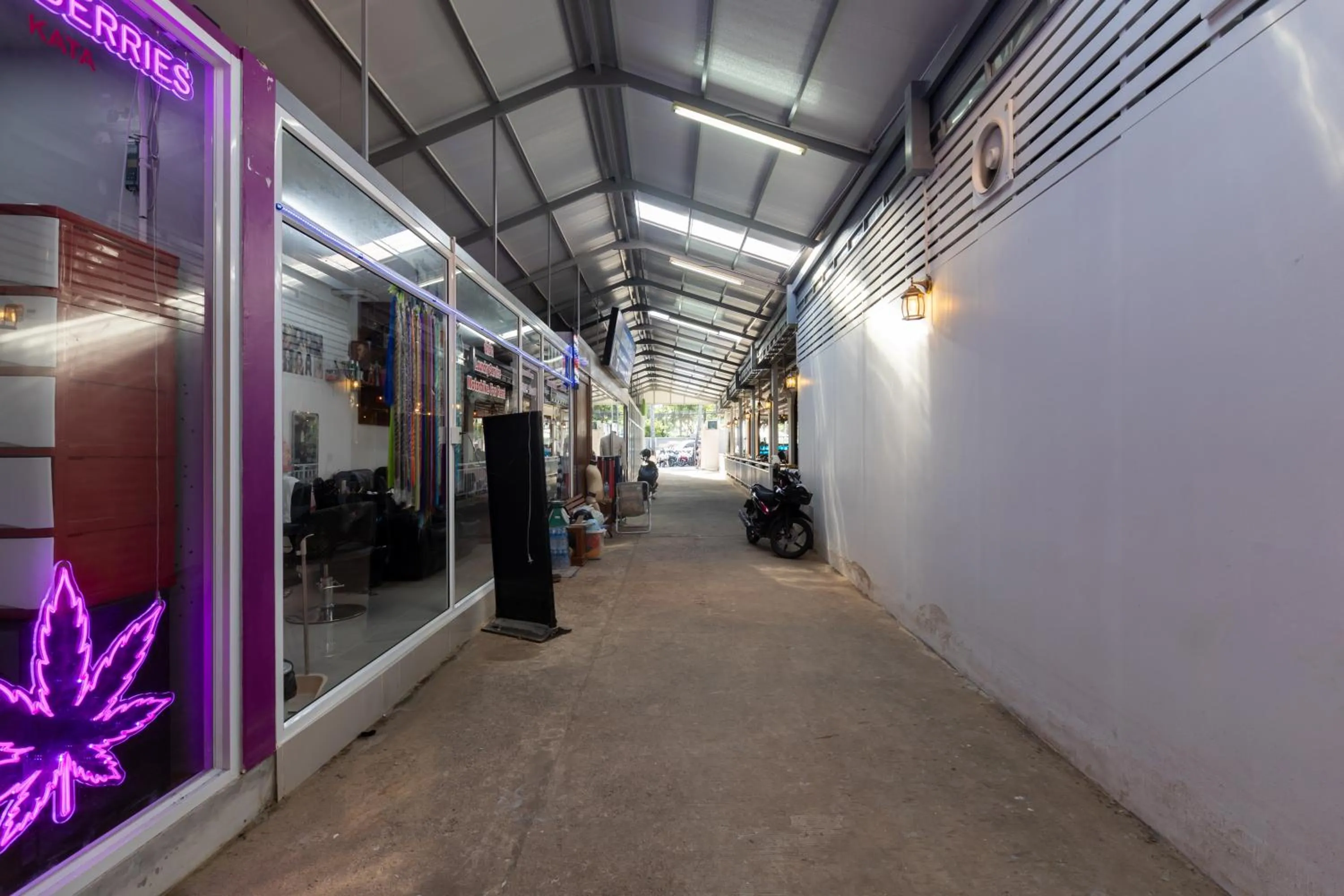 On-site shops in Kata Palace Phuket Hotel