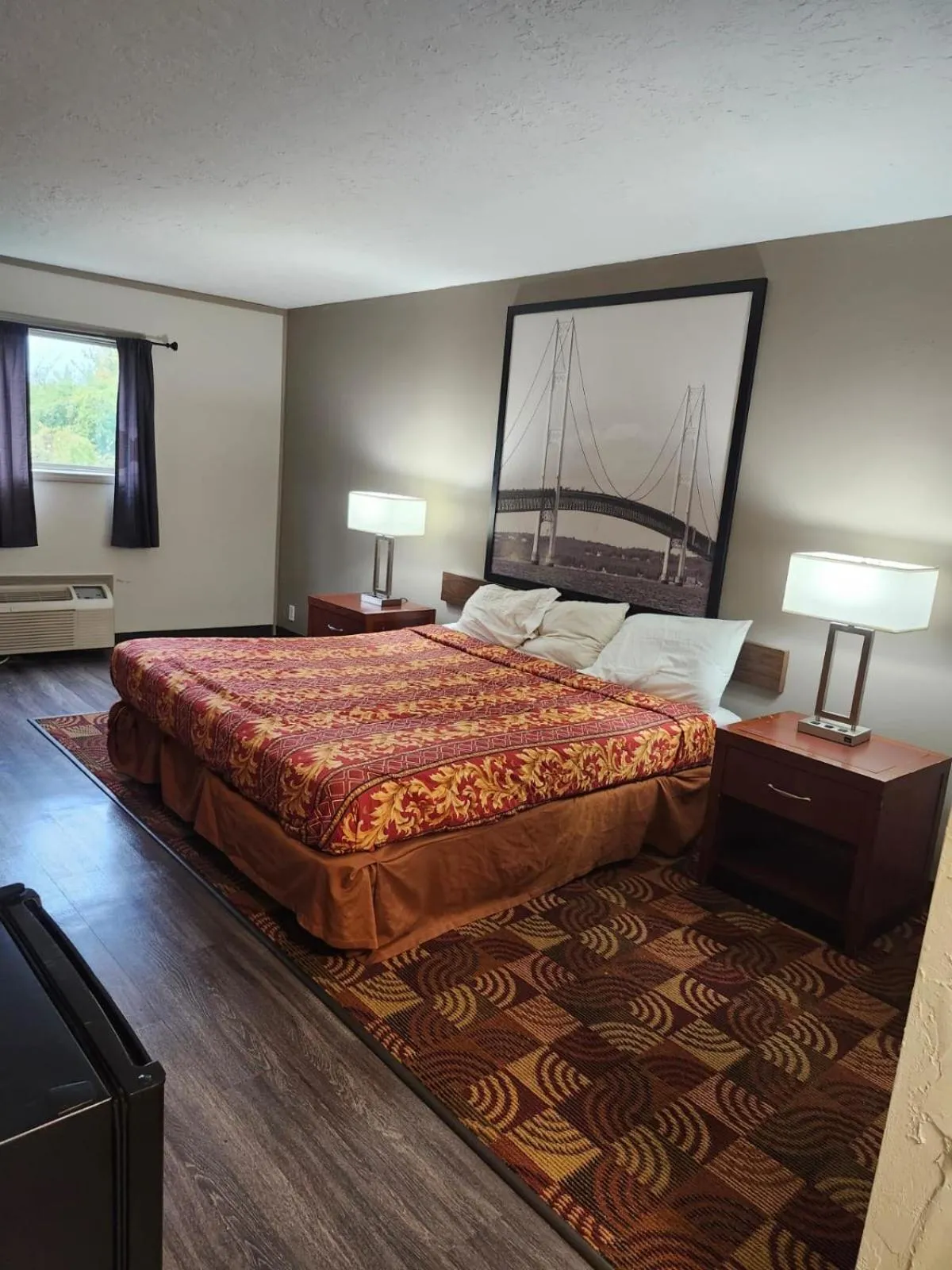 Bedroom, Bed in Airport Inn Flint Airport