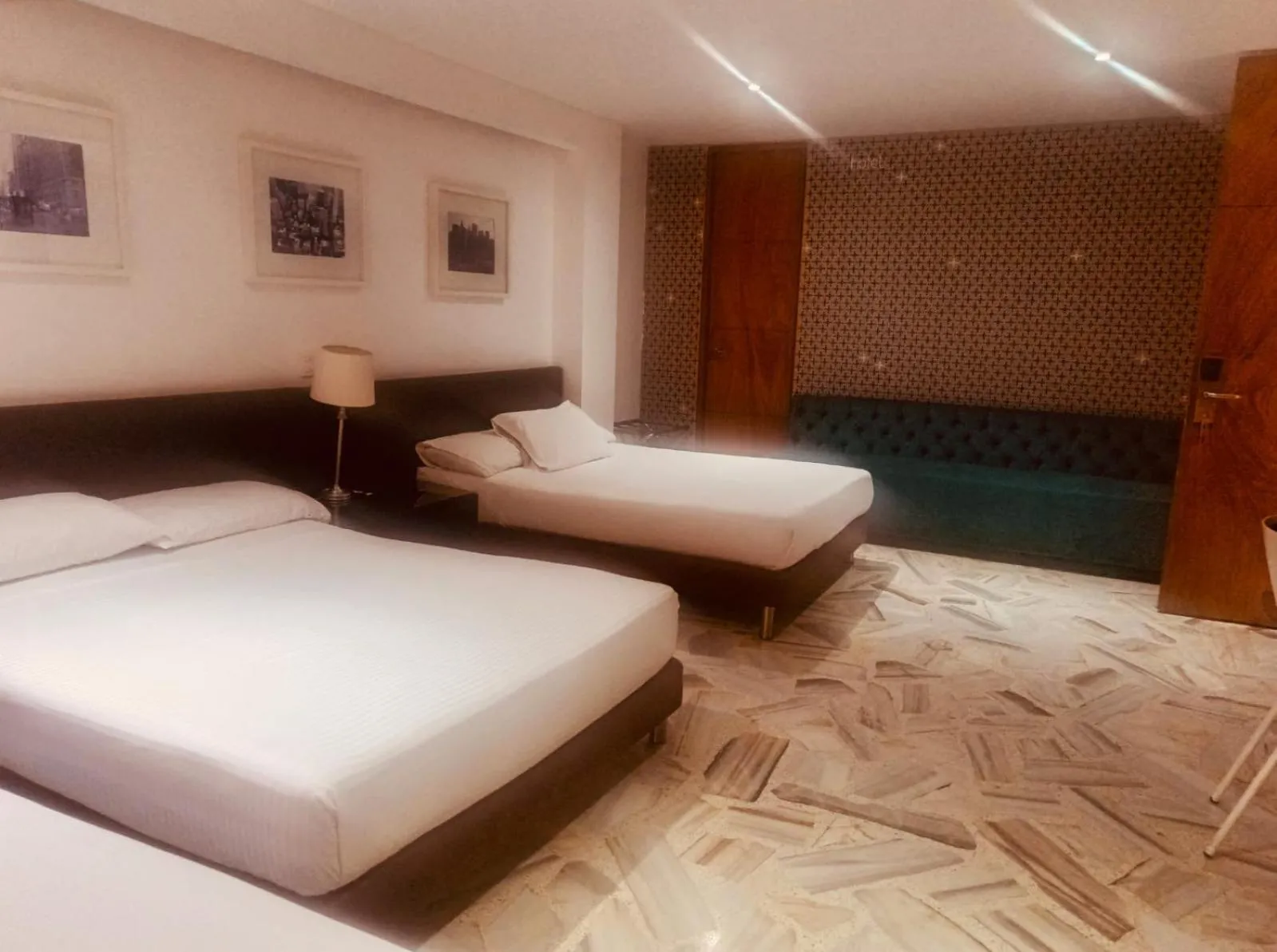 Bathroom, Bed in Hotel King Versalles