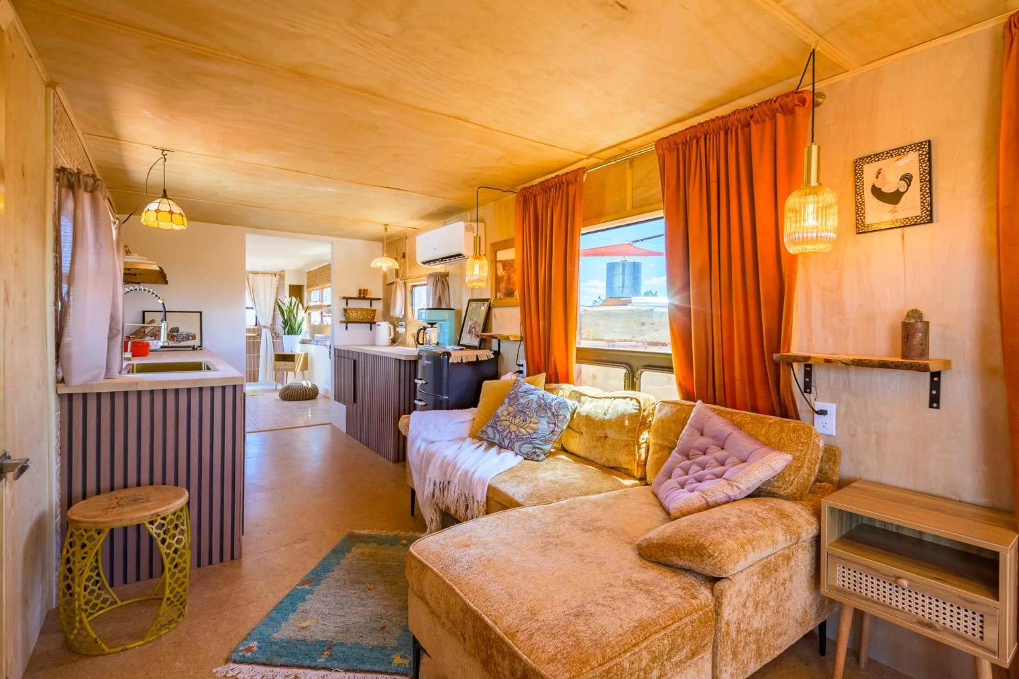 Living room, Bed in The Outpost Grand Canyon