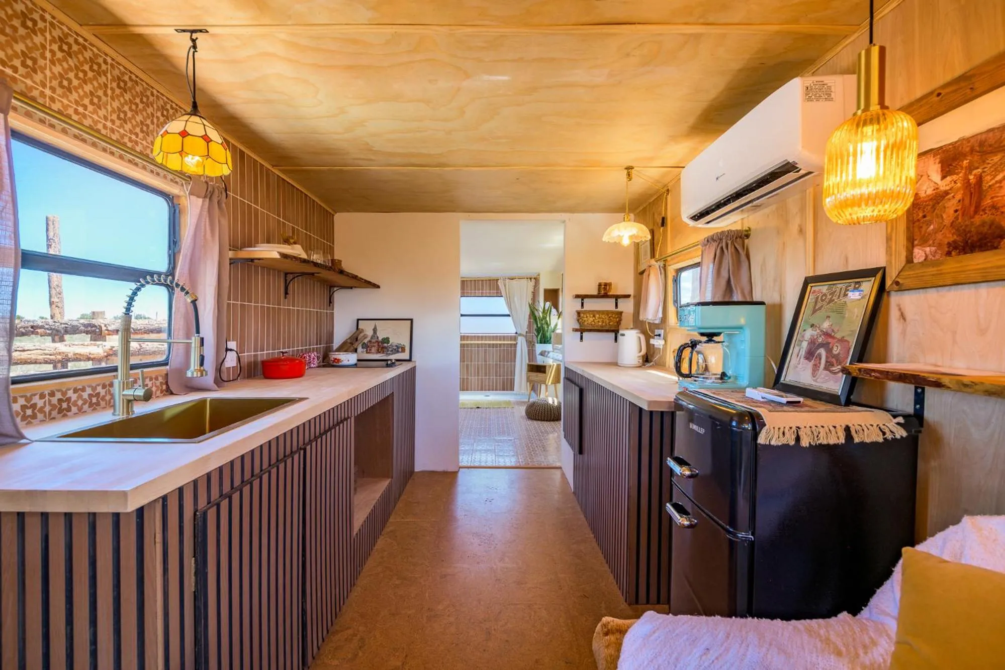 Kitchen or kitchenette in The Outpost Grand Canyon