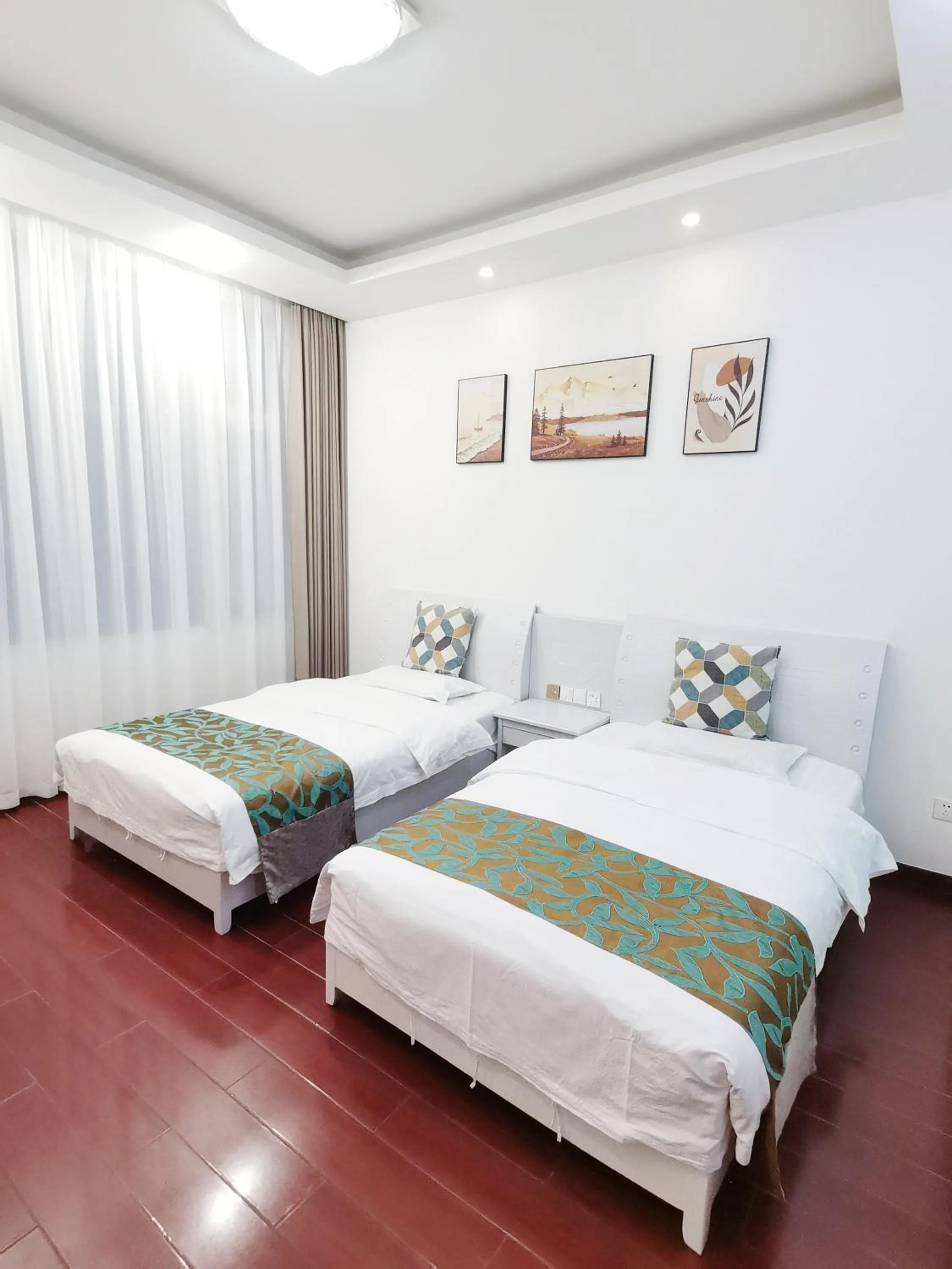 Bedroom, Bed in Emeishan Moon Bay Hotel