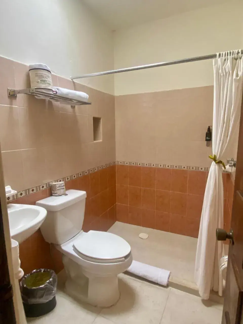 Shower in Hotel Misión Campeche Shower in Hotel Misión Campeche