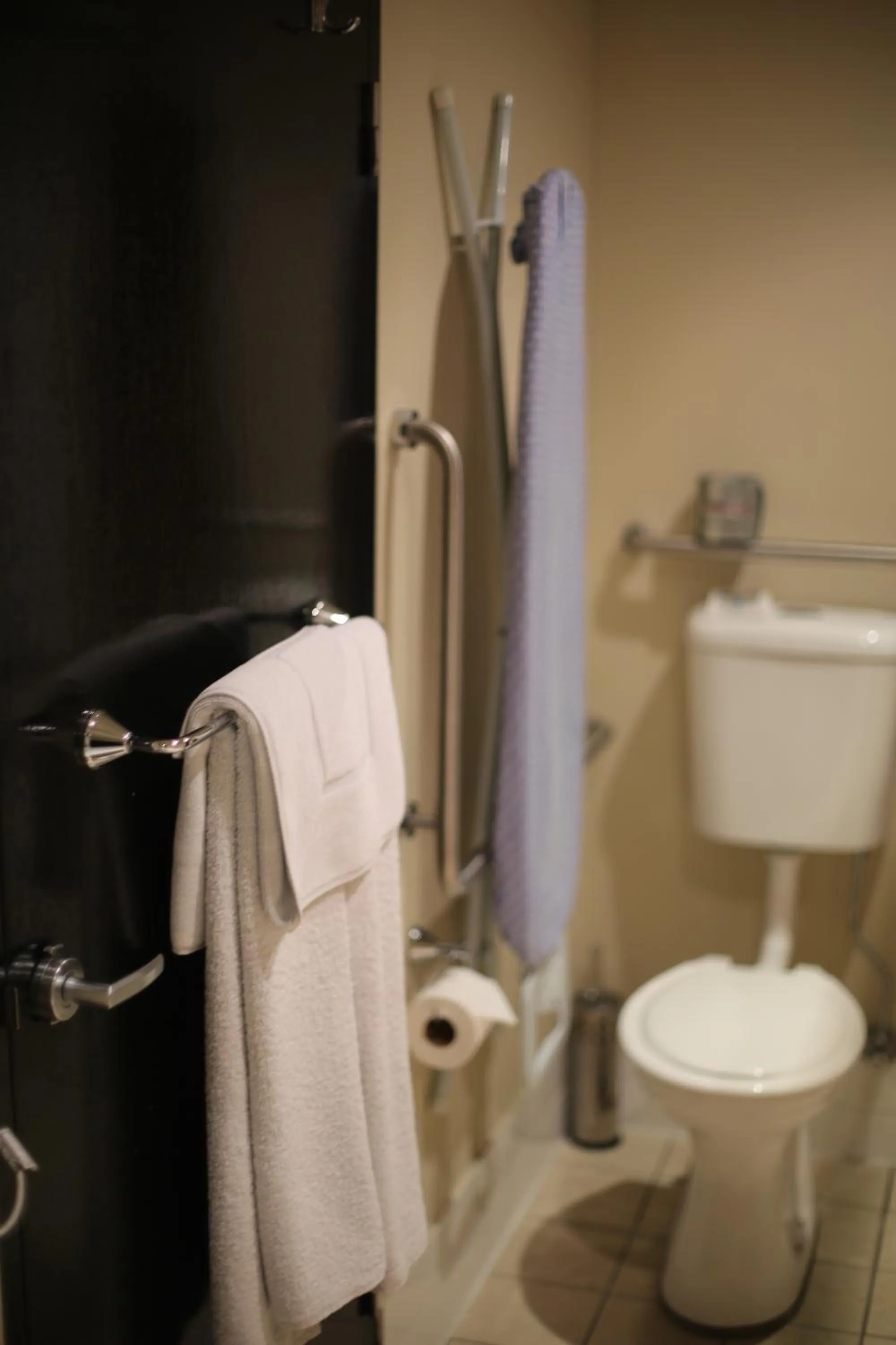 Bathroom in Windsor Castle Hotel