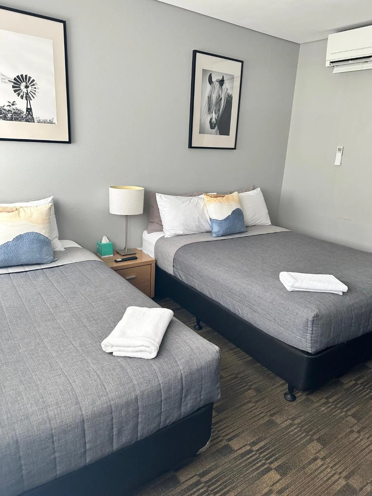 Bed in Windsor Castle Hotel