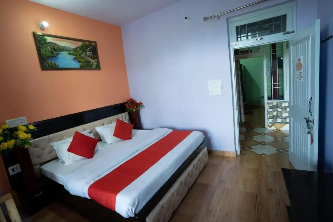 Budget Double Room in The Mountain Paradise Budget Double Room in The Mountain Paradise