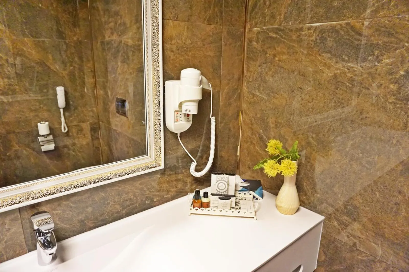 Bathroom in Svalinn Hotel