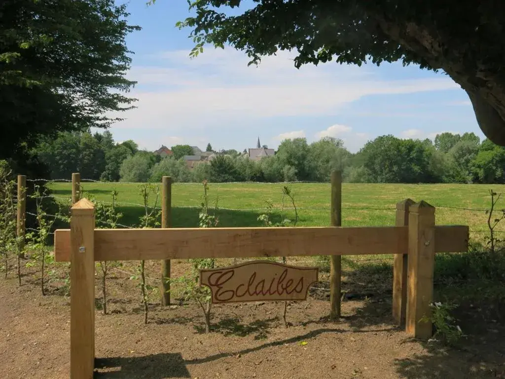 Property building in Maison d'Eclaibes Property building in Maison d'Eclaibes