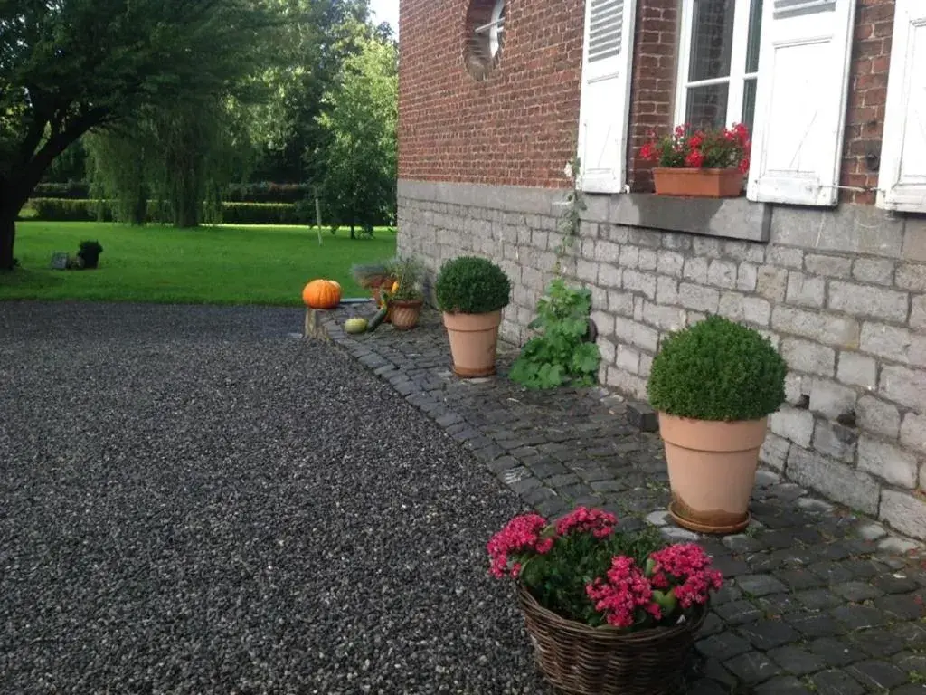 Property building in Maison d'Eclaibes Property building in Maison d'Eclaibes