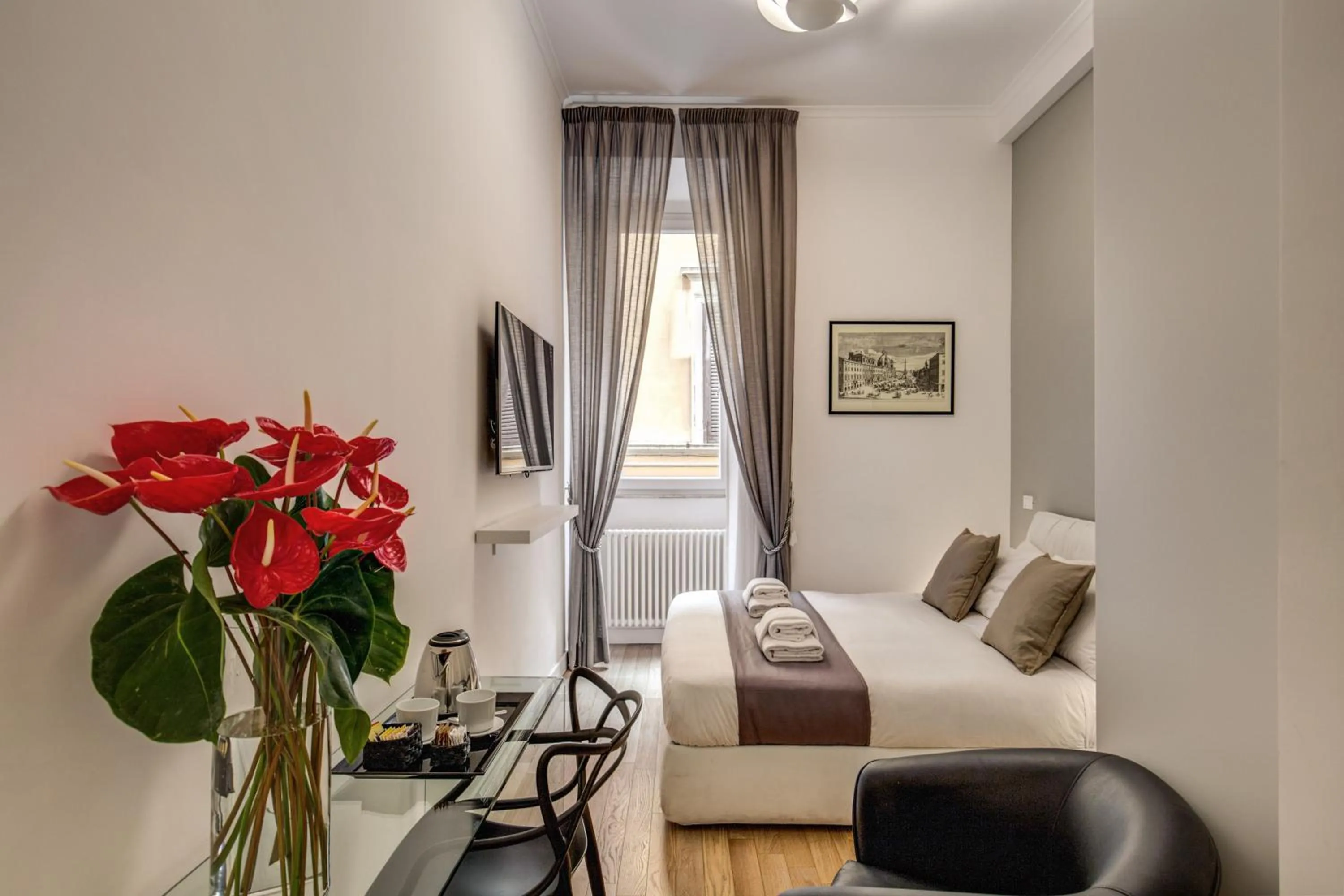 Day, Bed in Orange Suites