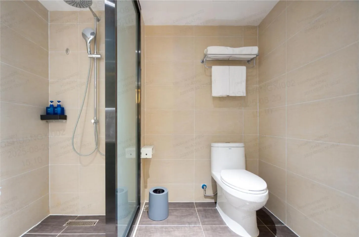 Toilet in Hanting Hotel Beijing South Railway Station Yangqiao