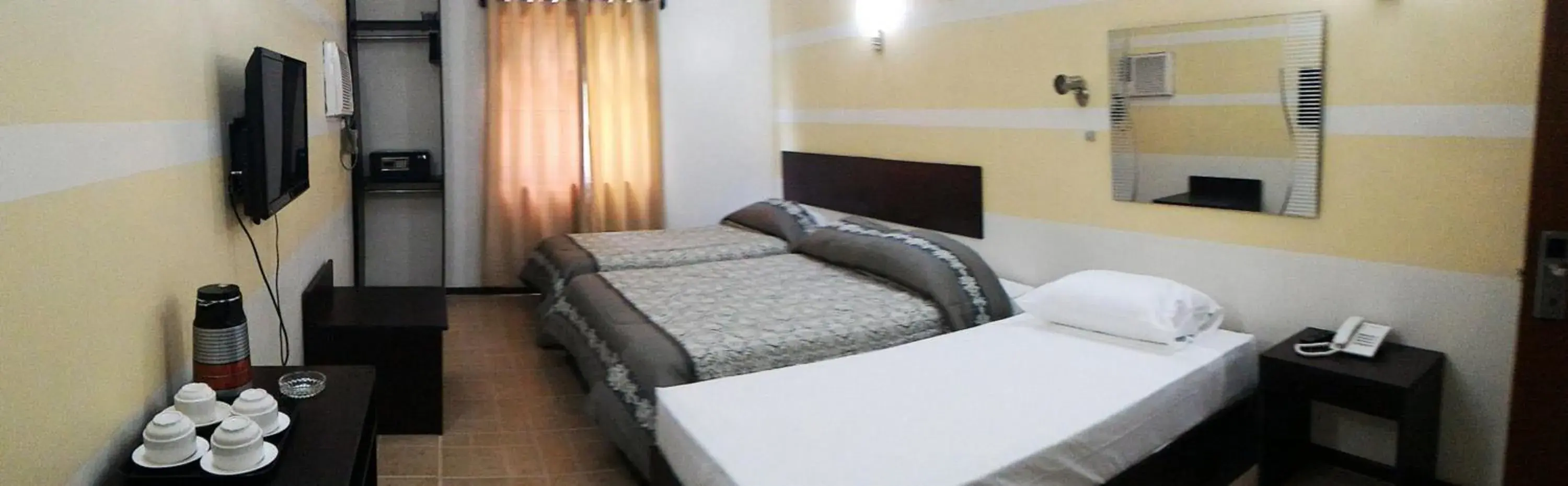 Deluxe Plus Room in Metro Park Hotel Mandaue Deluxe Plus Room in Metro Park Hotel Mandaue