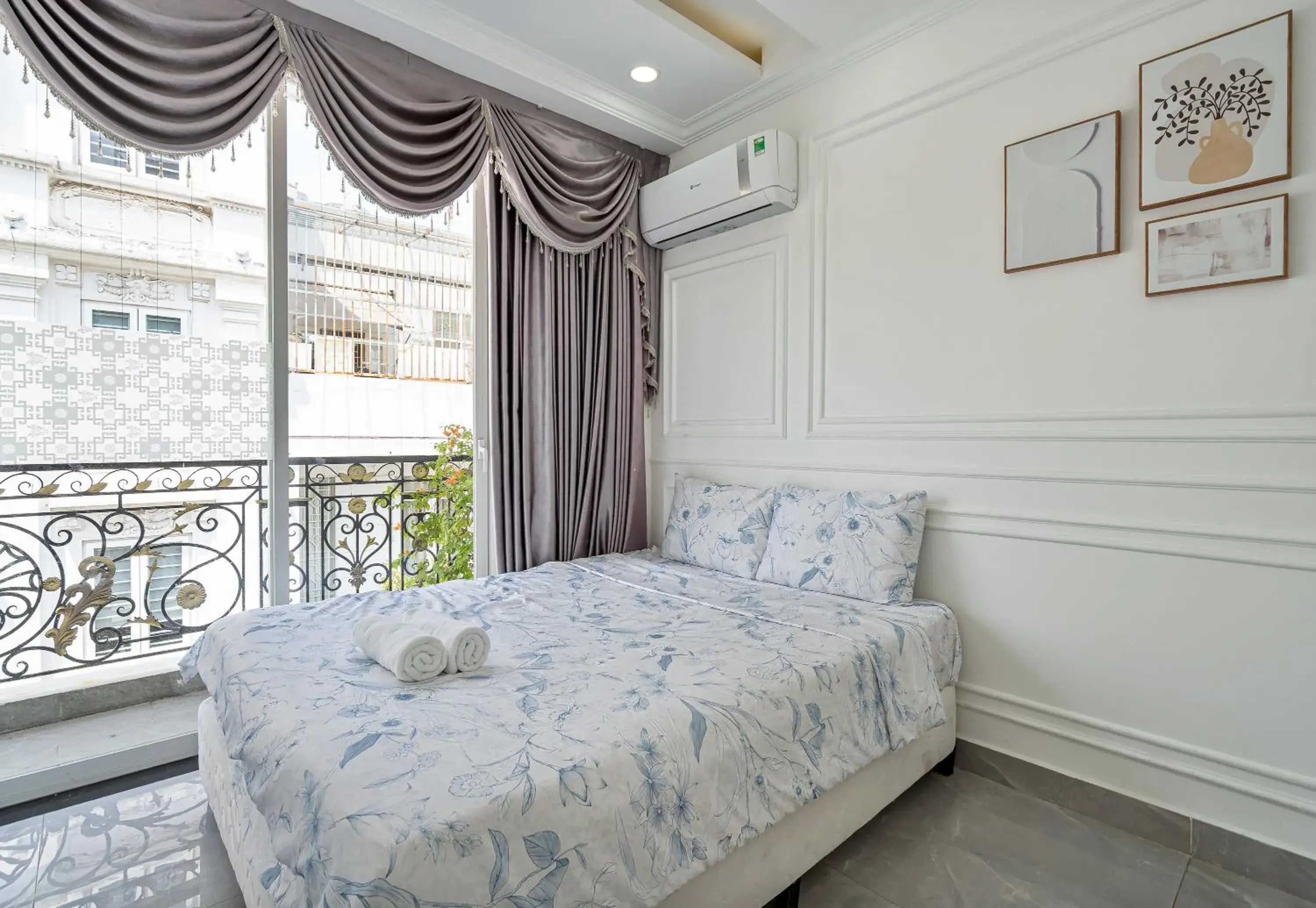 Two-Bedroom Apartment in V Living - Airport Stopover with Free Laundry Two-Bedroom Apartment in V Living - Airport Stopover with Free Laundry