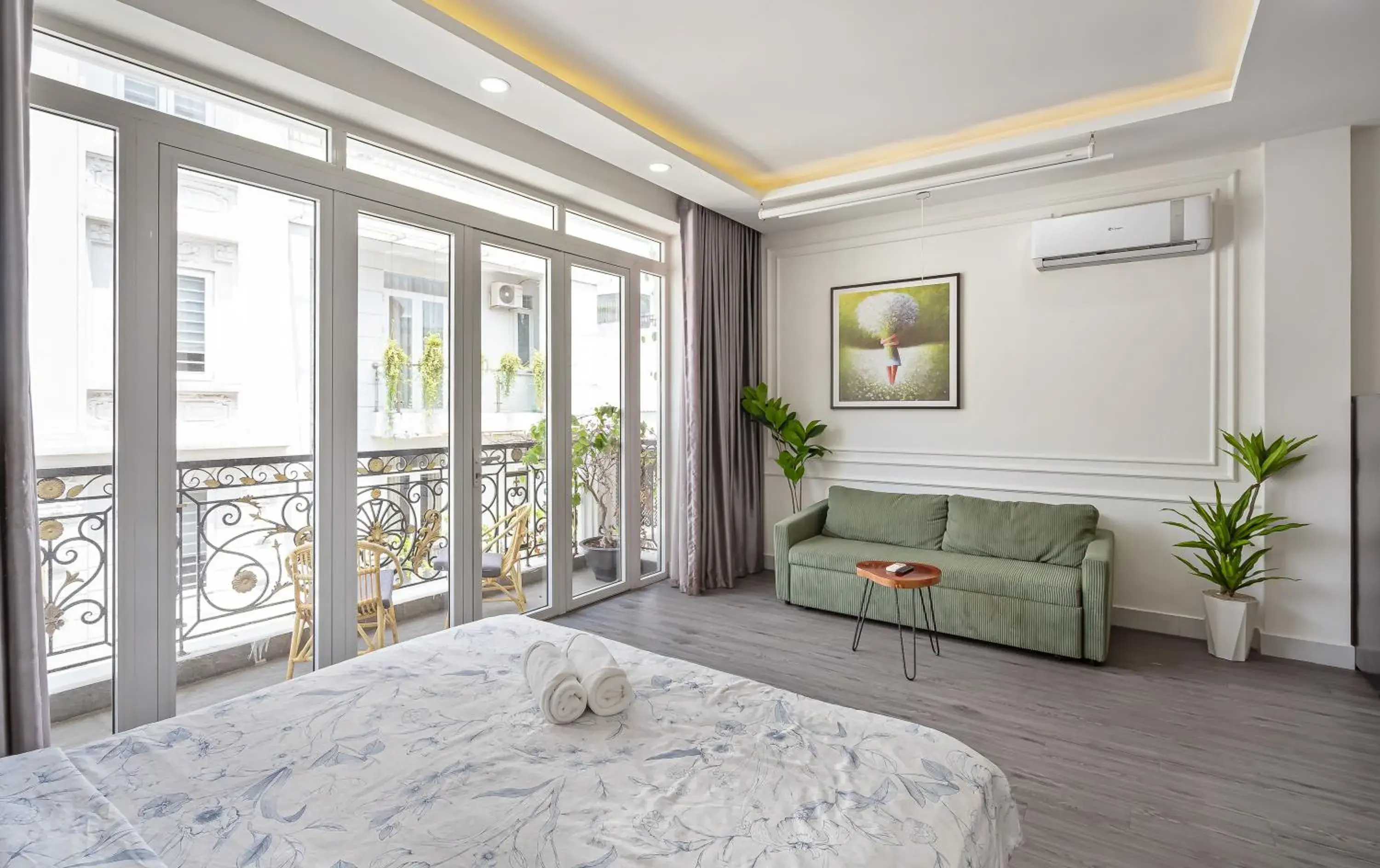Studio with Balcony in V Living - Airport Stopover with Free Laundry Studio with Balcony in V Living - Airport Stopover with Free Laundry