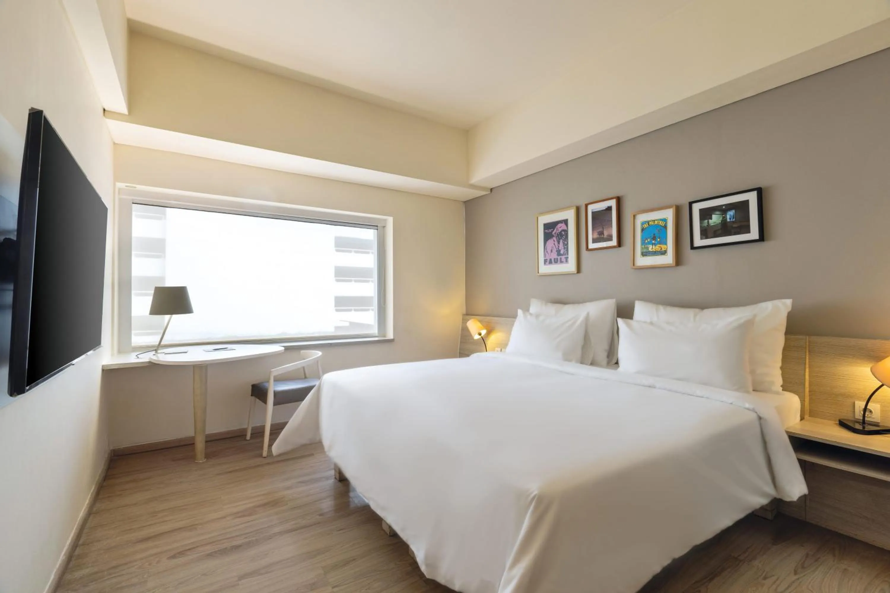 Bedroom, Bed in Artotel Harmoni Jakarta