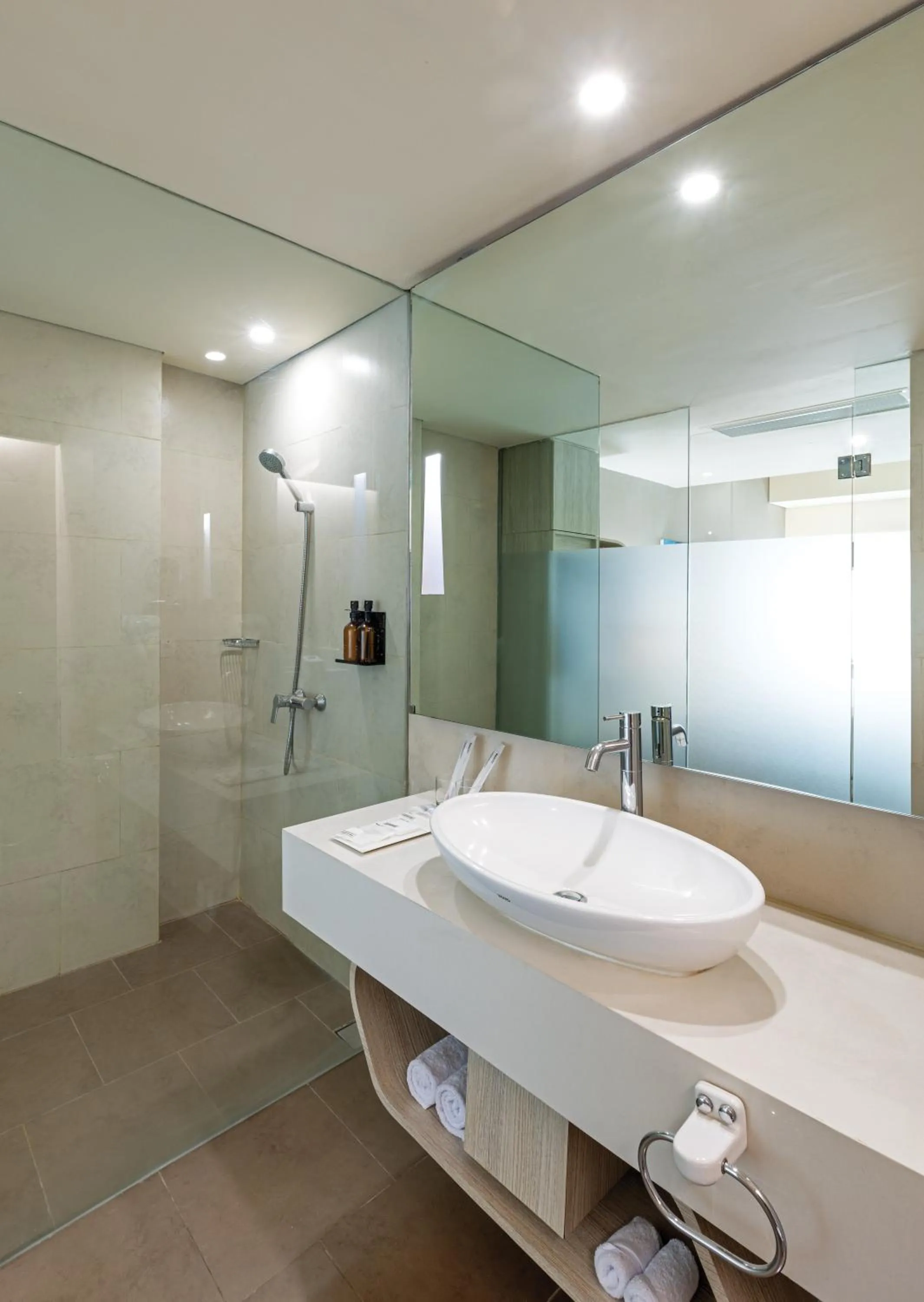 Bathroom in Artotel Harmoni Jakarta