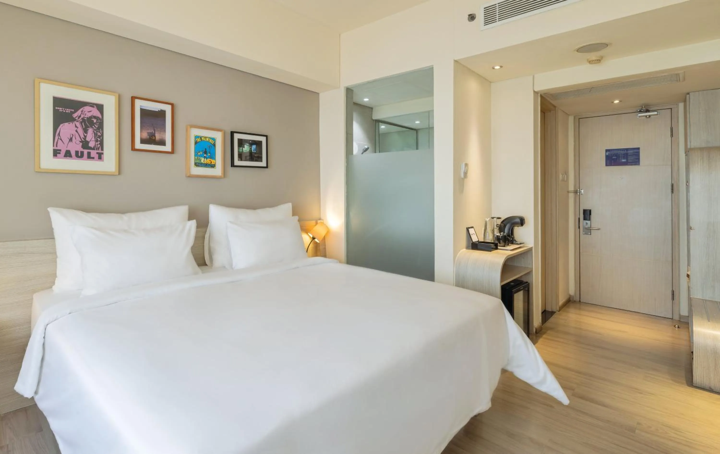 Bedroom, Bed in Artotel Harmoni Jakarta