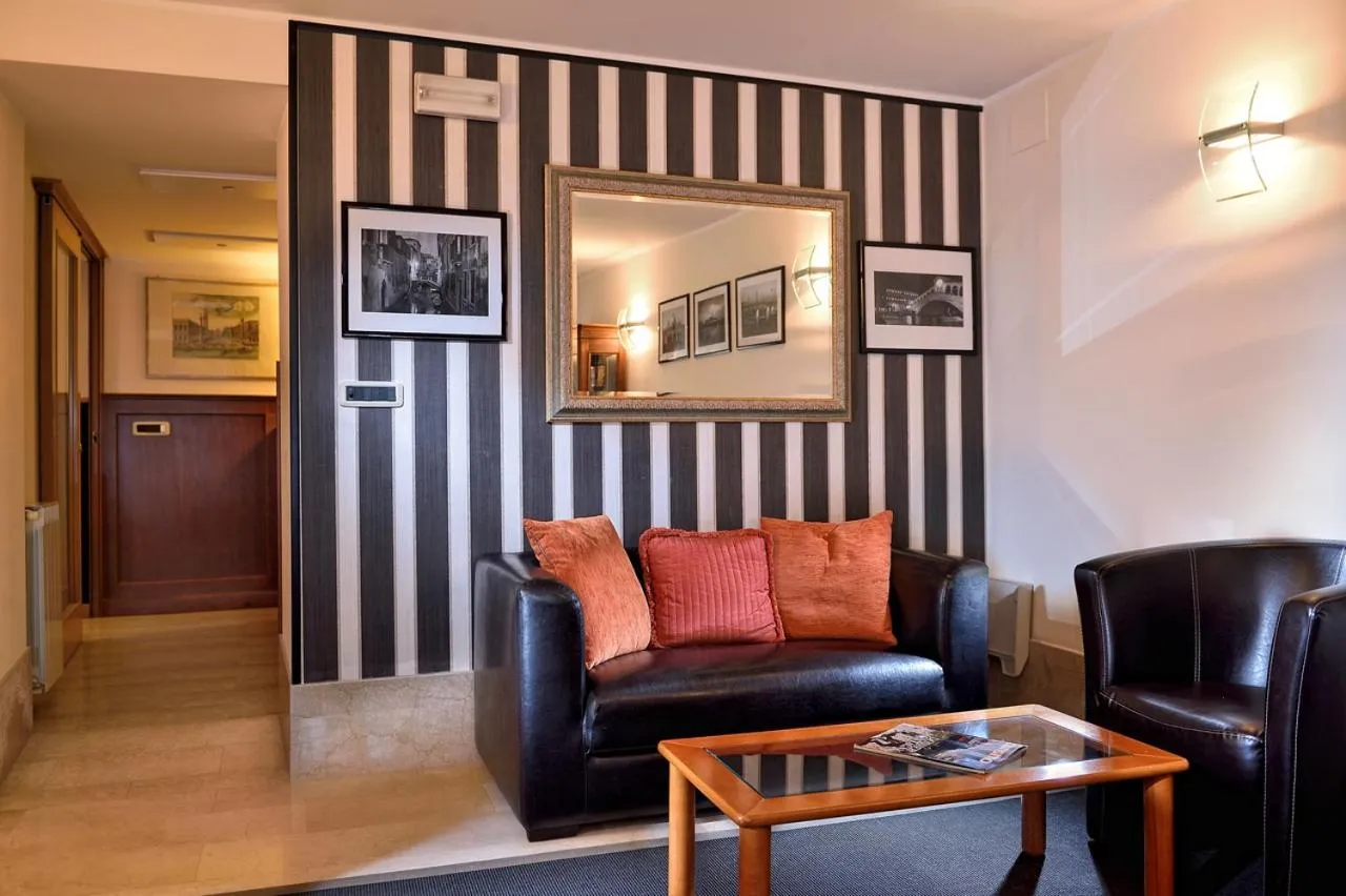 Lobby or reception in La Locandiera