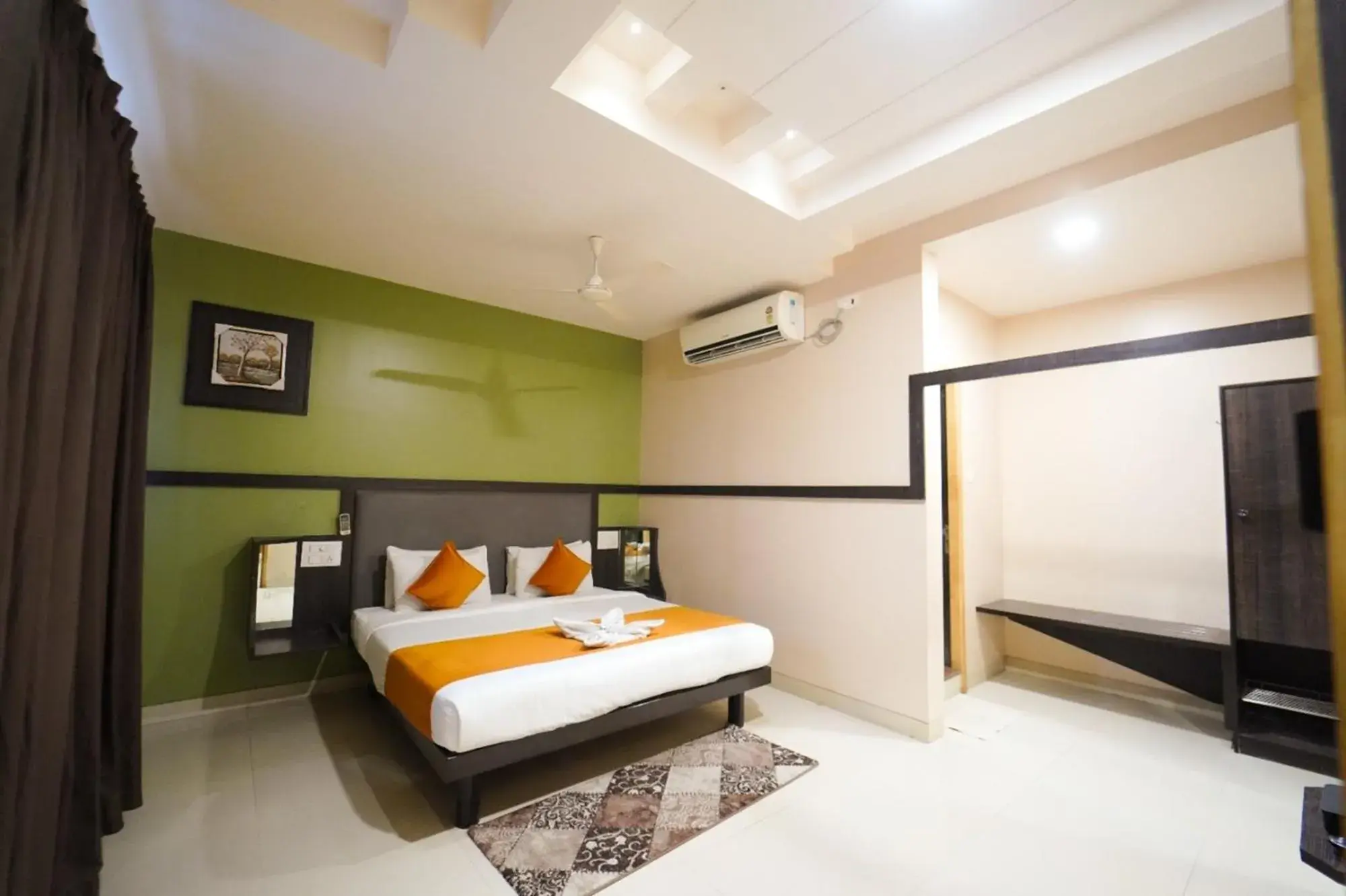 Executive Suite - single occupancy in Hotel Pooja Garden, Nanded Executive Suite - single occupancy in Hotel Pooja Garden, Nanded