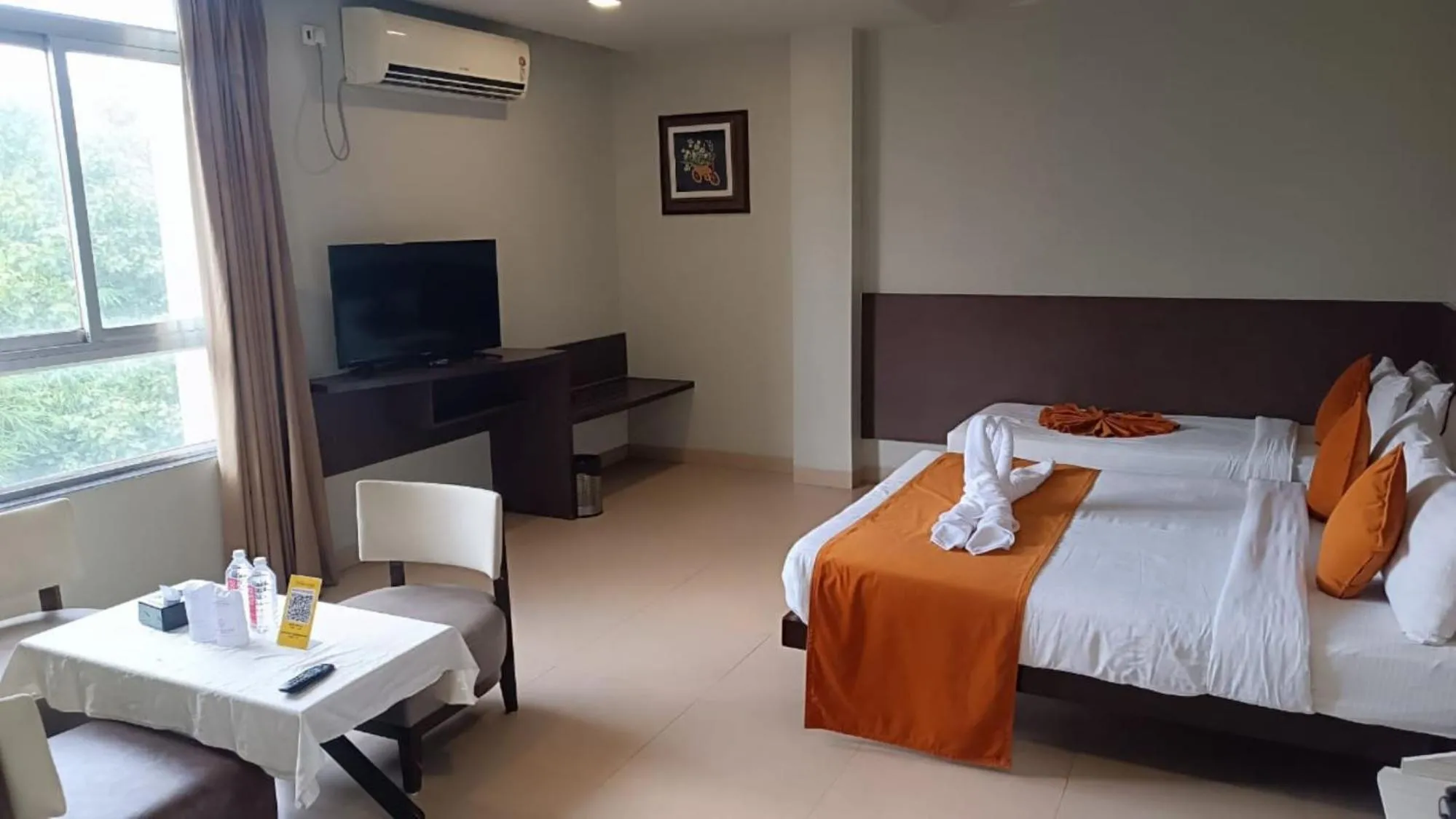 Bed in Hotel Pooja Garden, Nanded