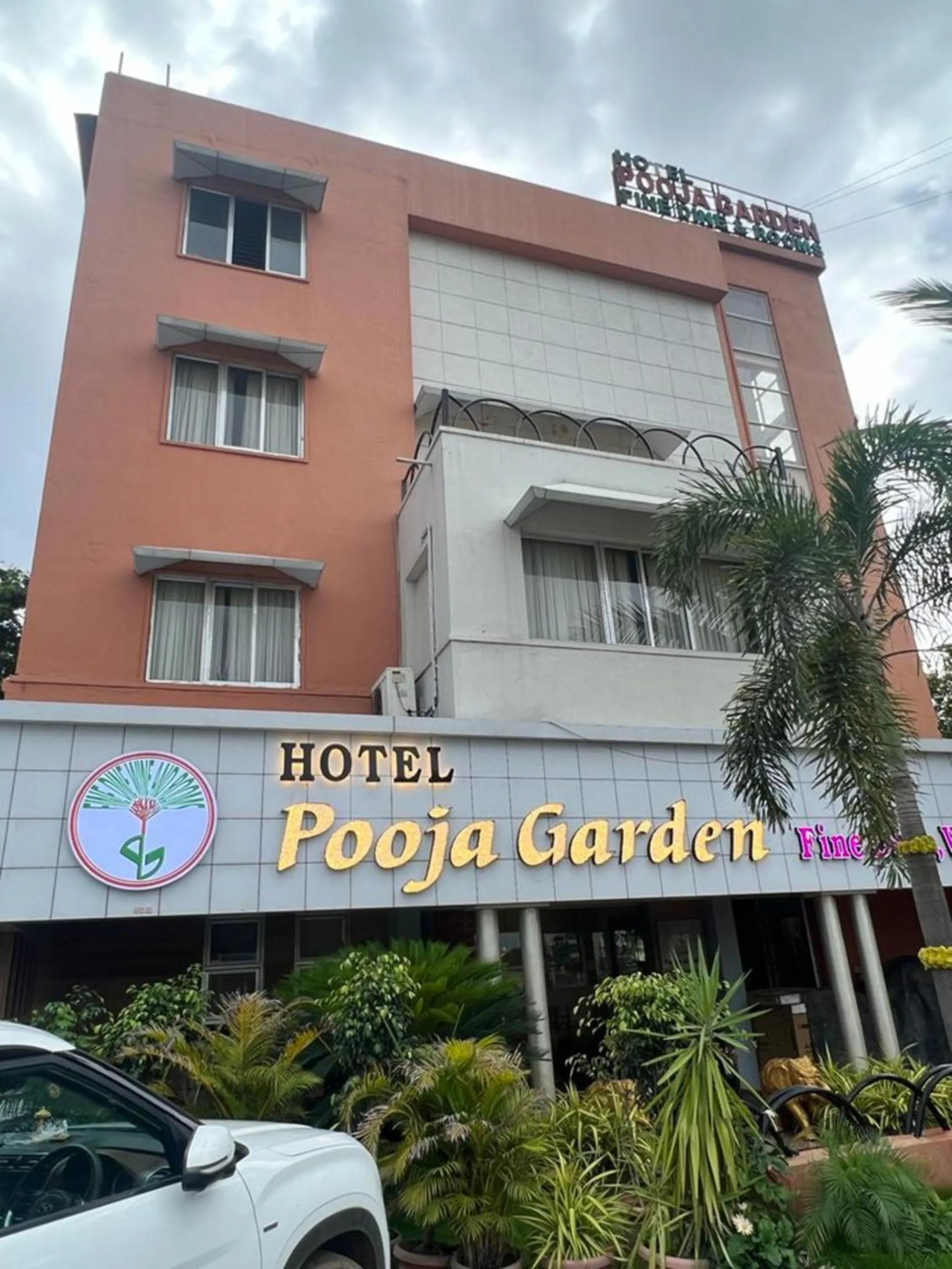 Property building in Hotel Pooja Garden, Nanded