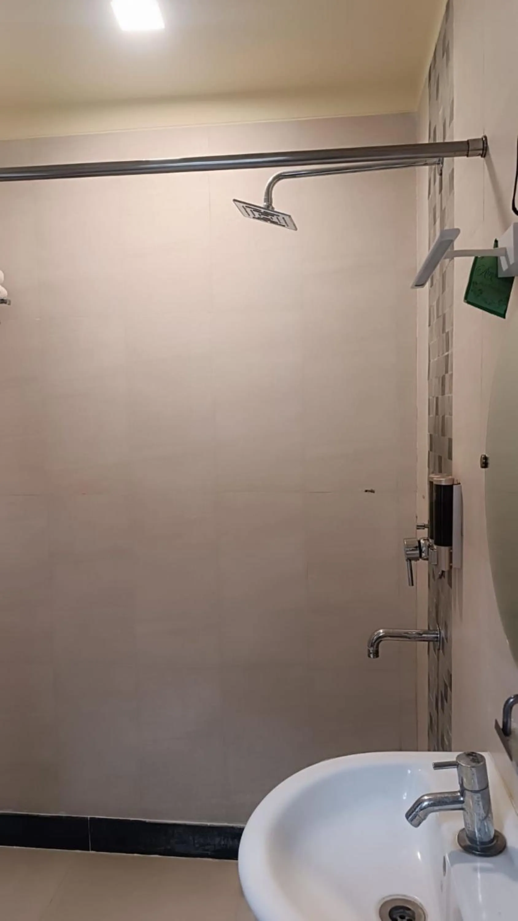 Shower in Hotel Pooja Garden, Nanded