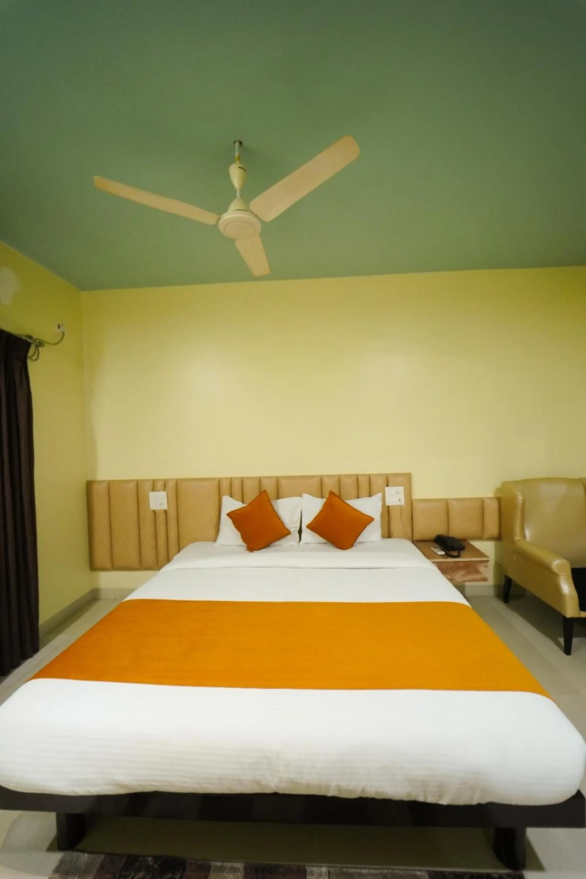 Bedroom, Bed in Hotel Pooja Garden, Nanded