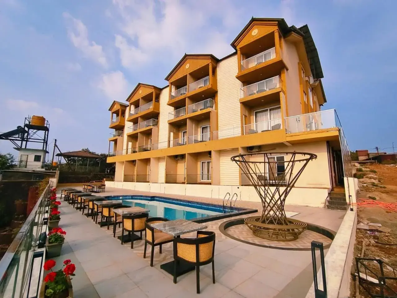 Savyasaachii Hotel, Mahabaleshwar - Pure Veg Savyasaachii Hotel, Mahabaleshwar - Pure Veg