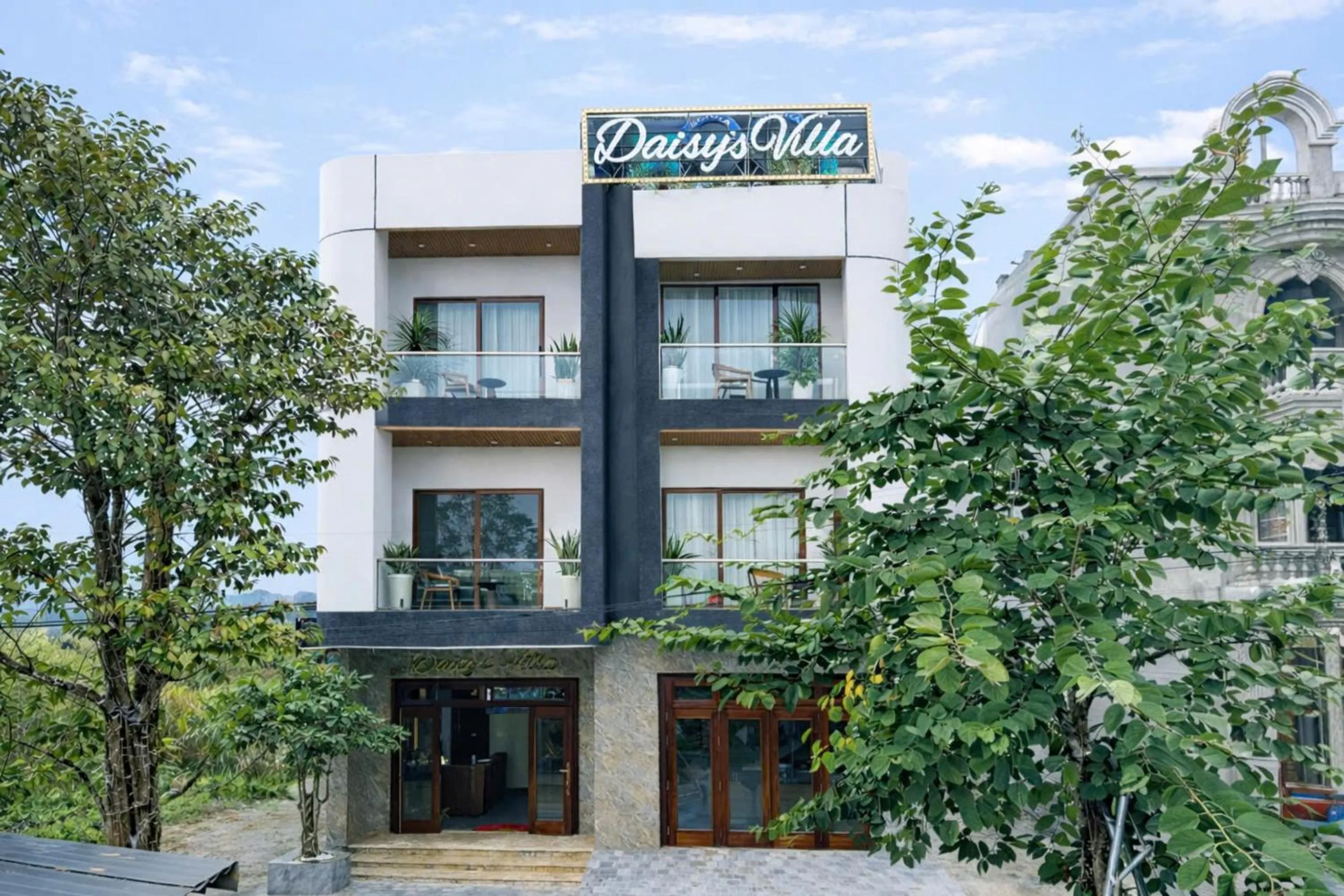 Property building in Daisy's Villa TamCoc