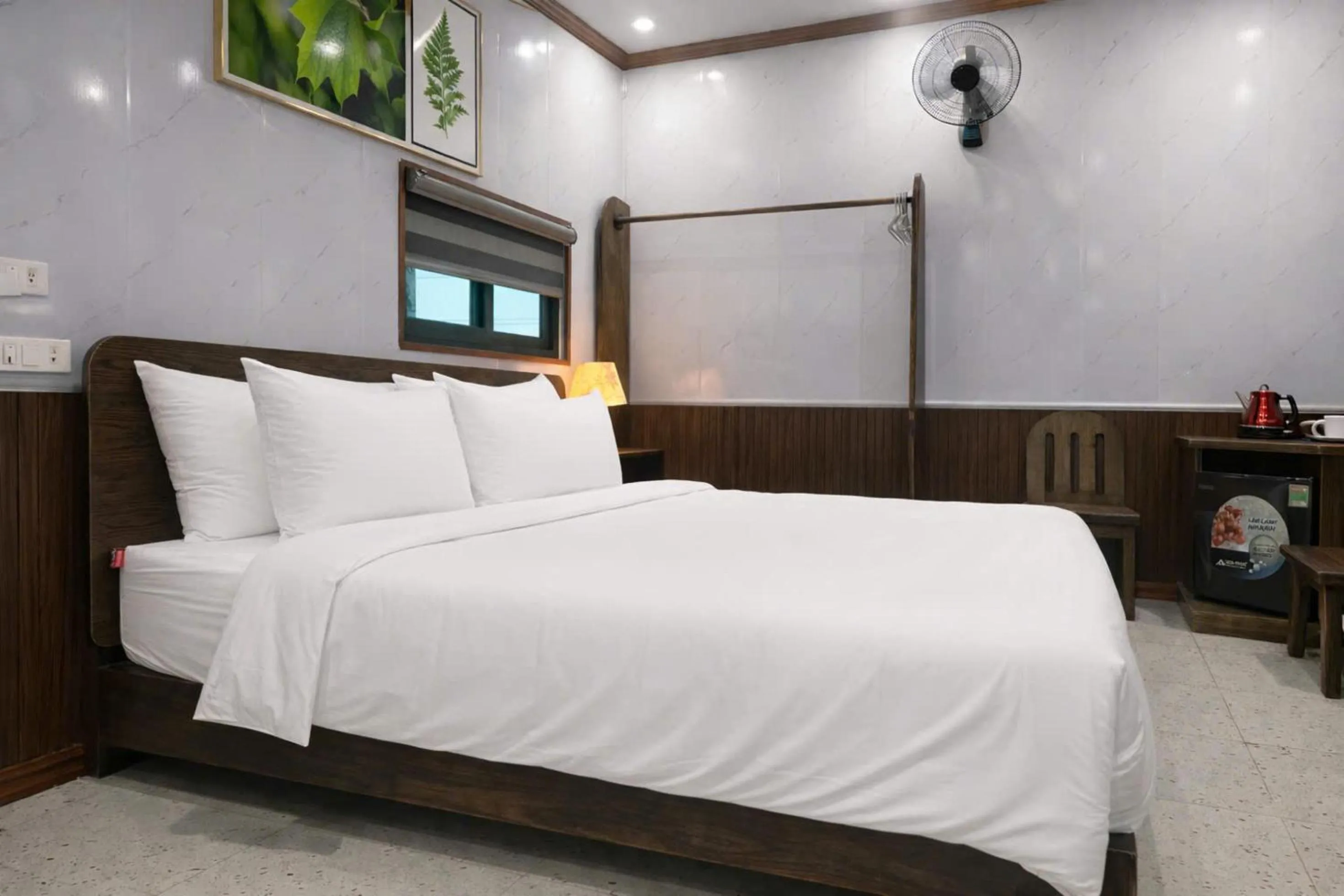 Photo of the whole room, Bed in Daisy's Villa TamCoc