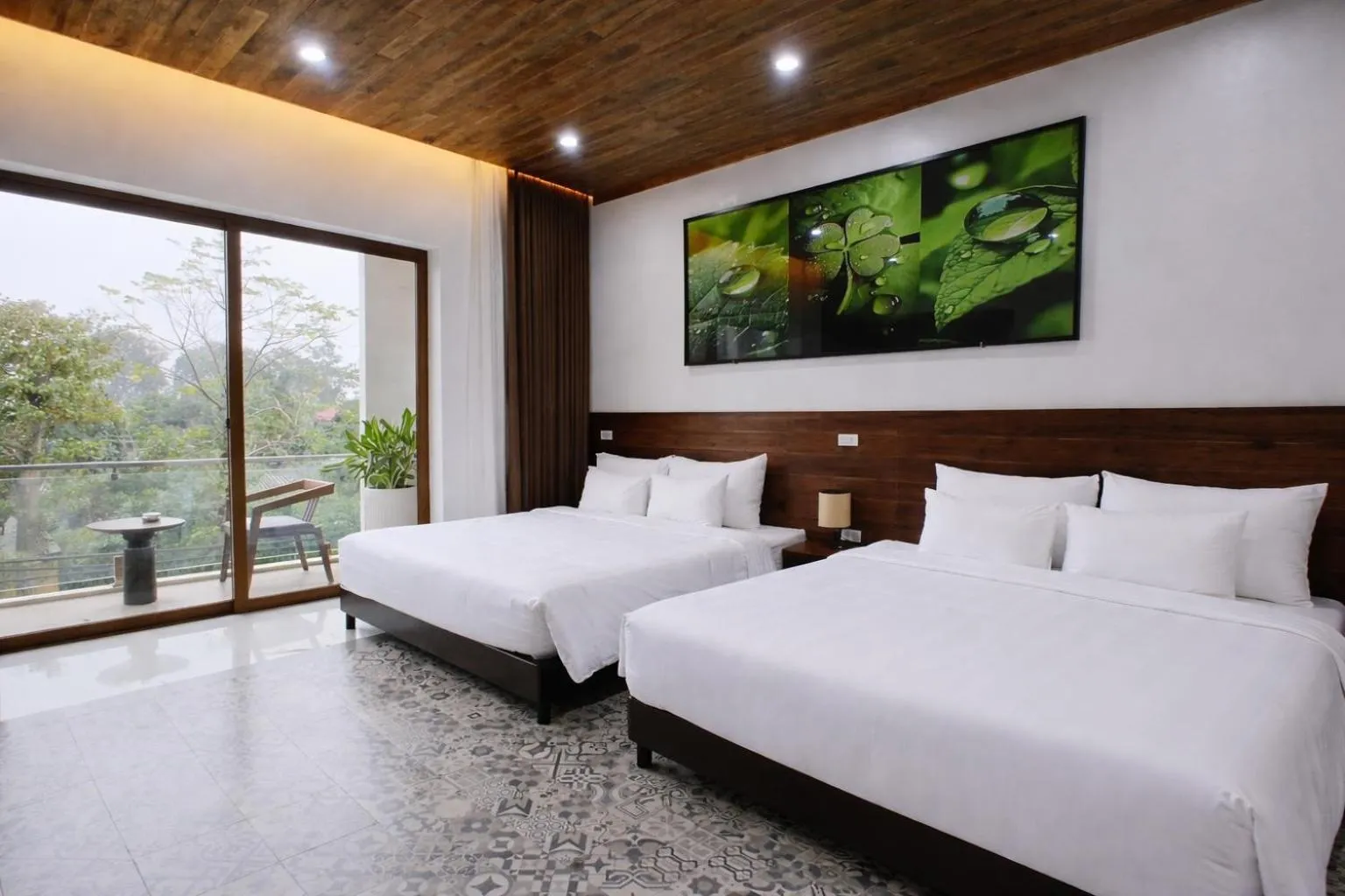 Photo of the whole room, Bed in Daisy's Villa TamCoc
