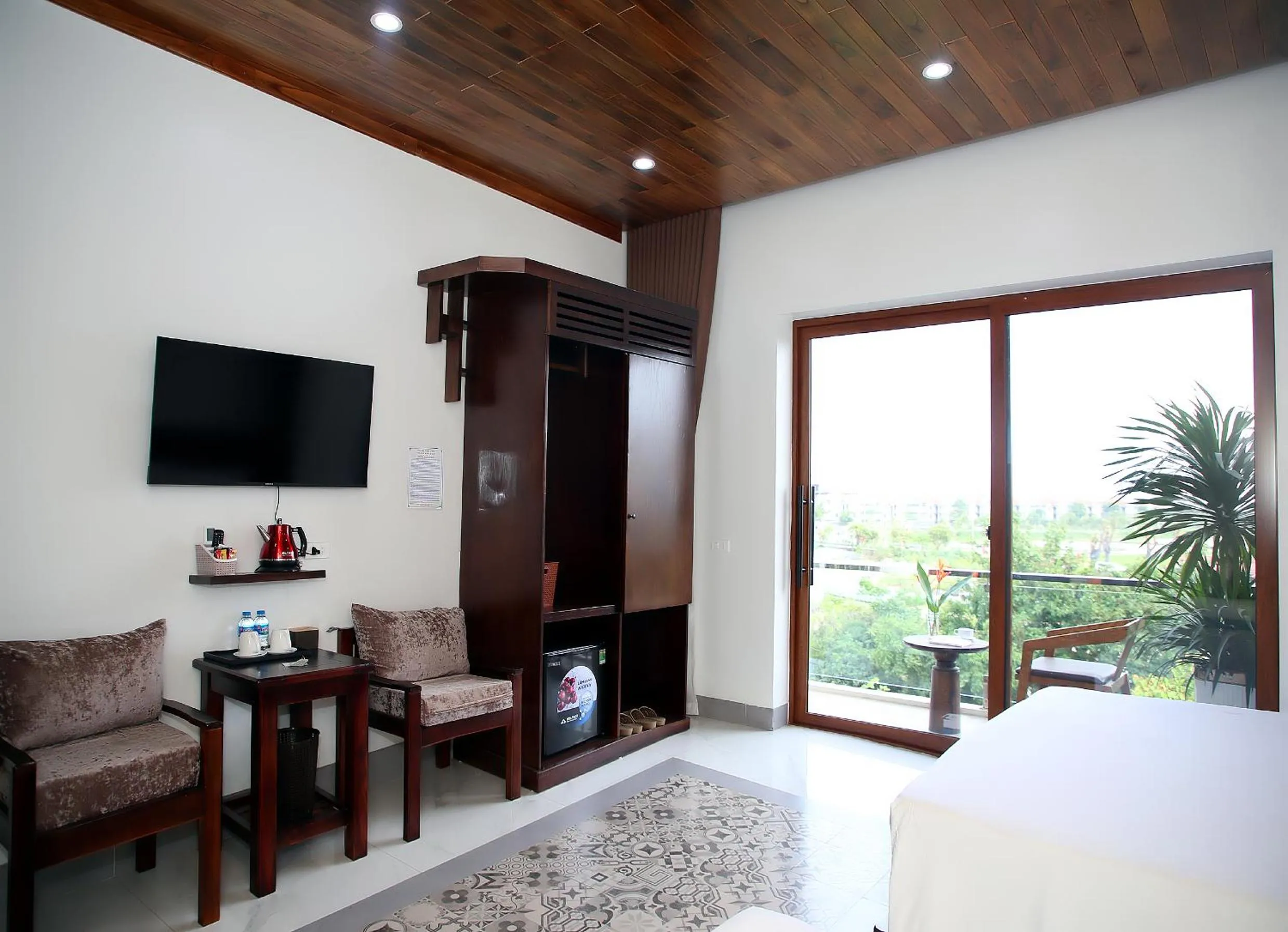 Photo of the whole room, Bed in Daisy's Villa TamCoc