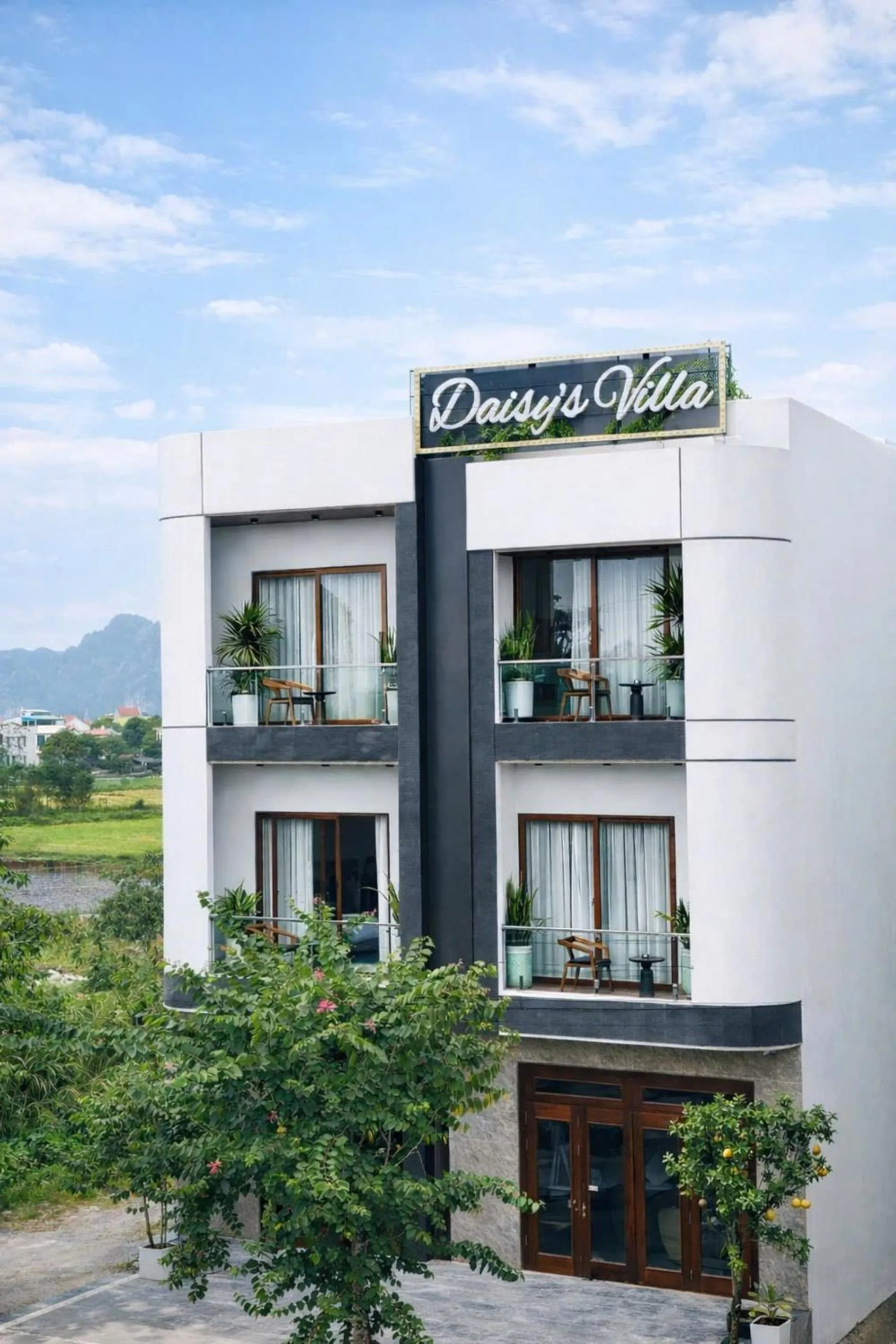 Property building in Daisy's Villa TamCoc
