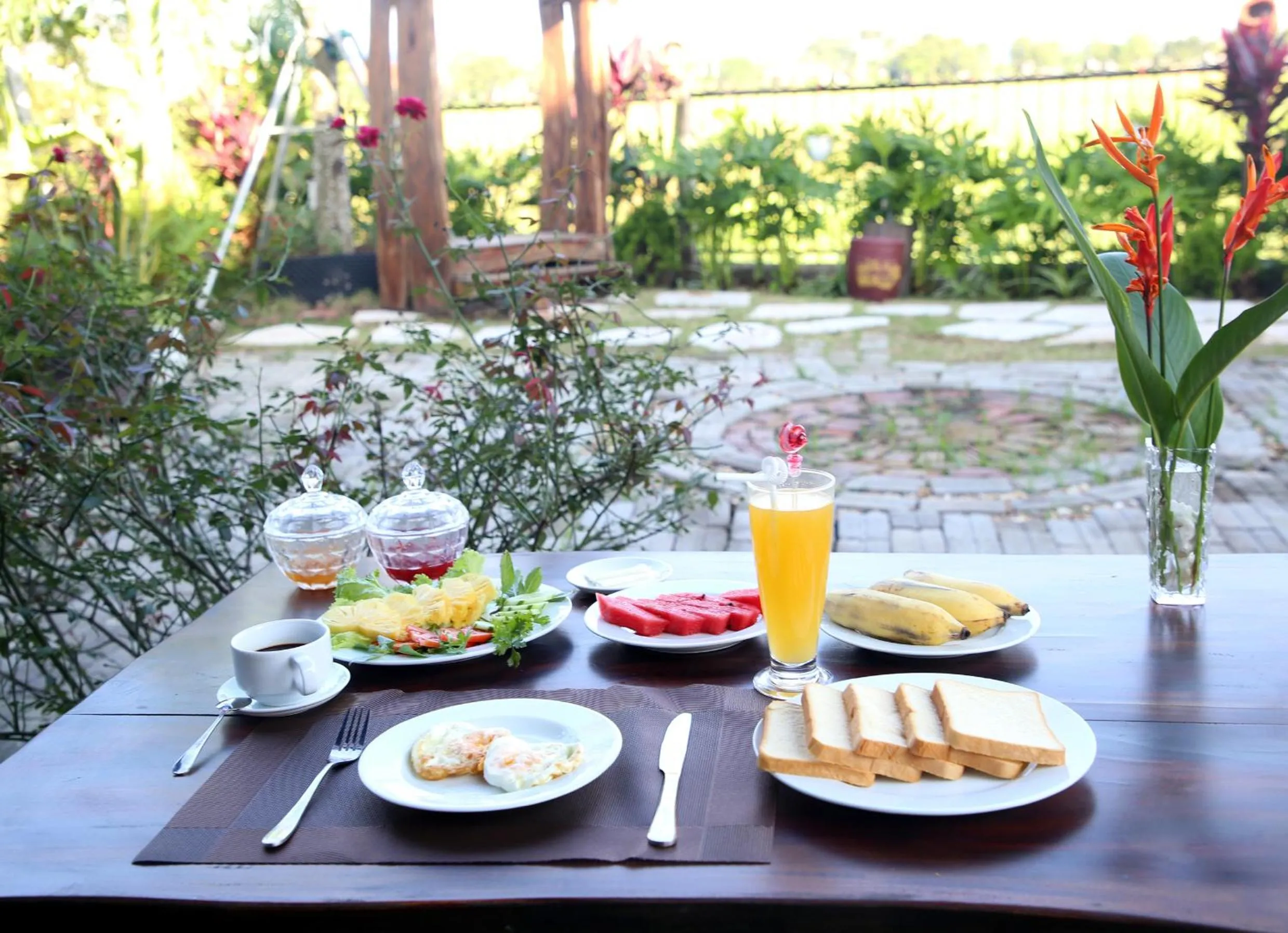 Breakfast in Daisy's Villa TamCoc