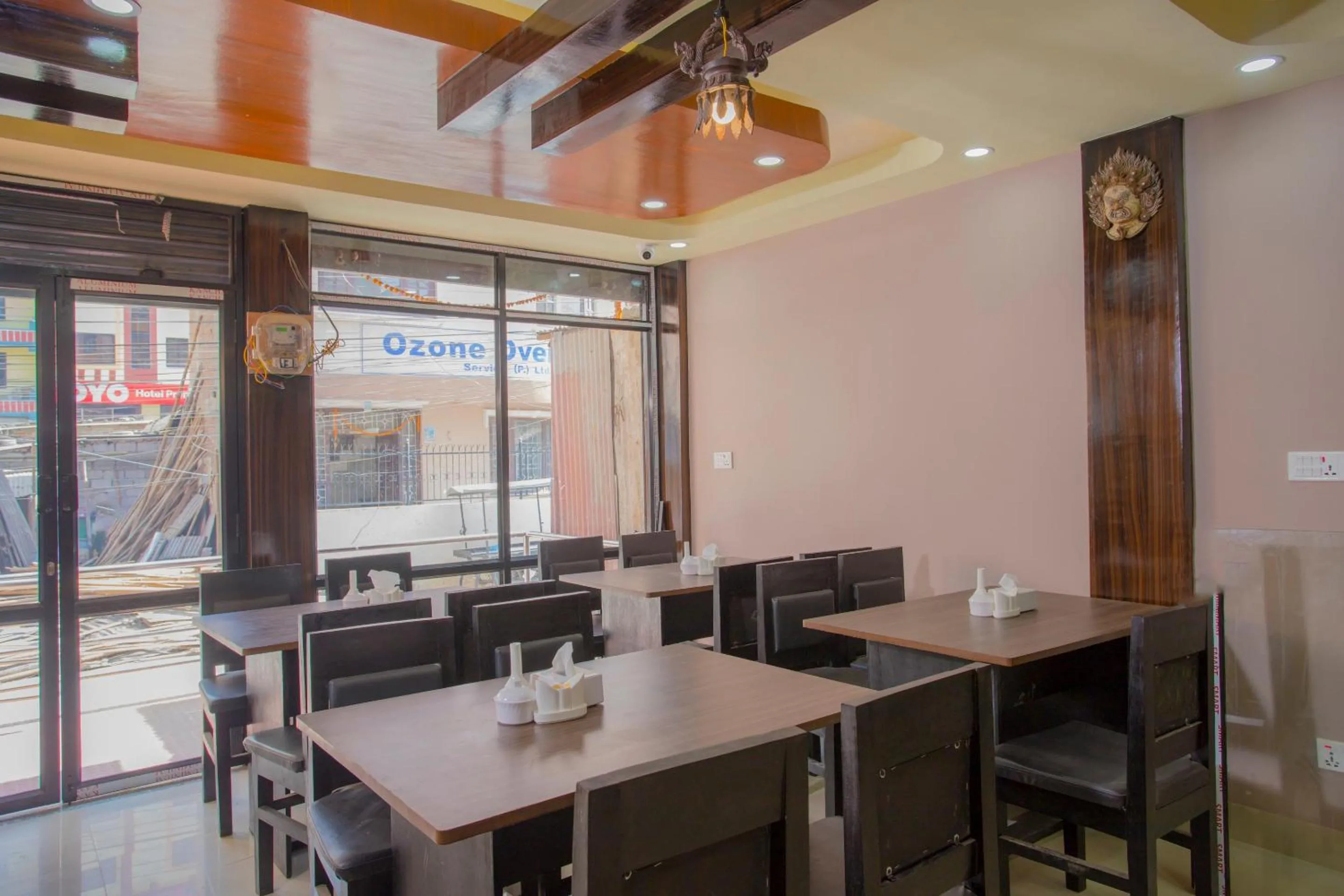 Restaurant/places to eat in OYO 260 Hotel Cultural Inn