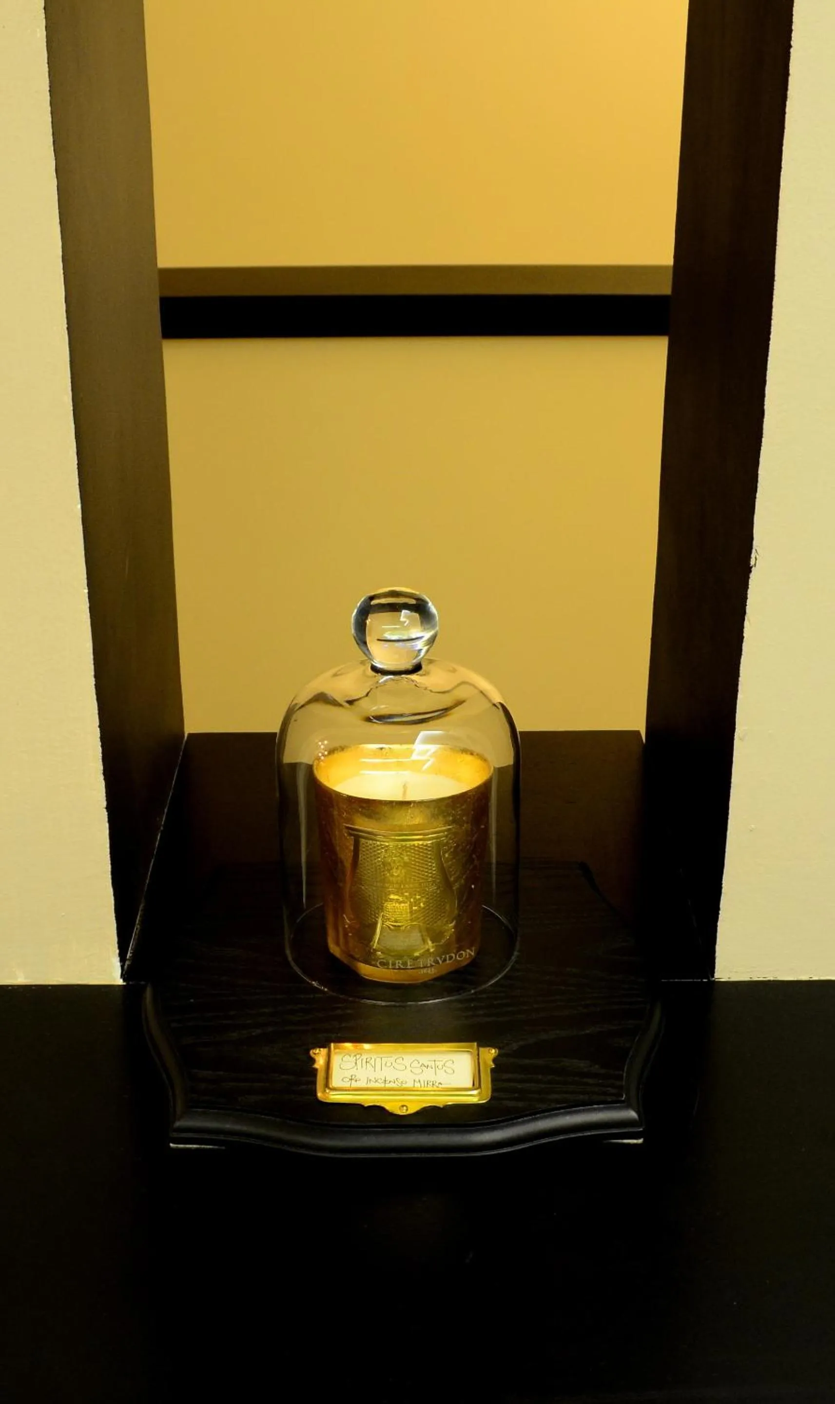 Decorative detail in Charming House DD724