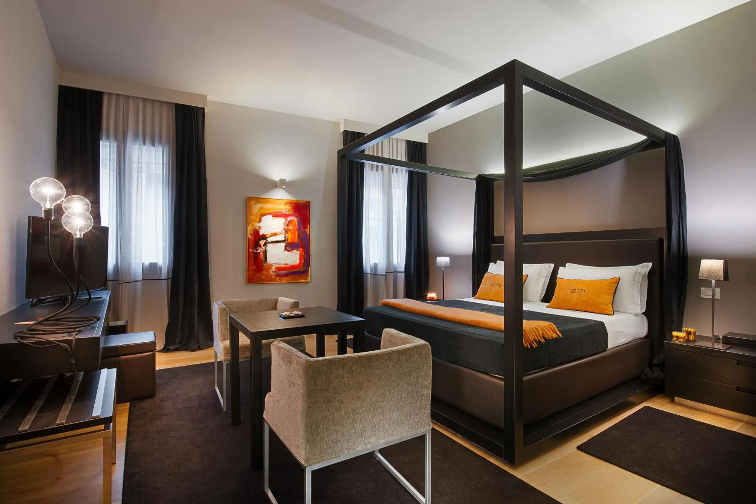 Photo of the whole room, Bed in Charming House DD724