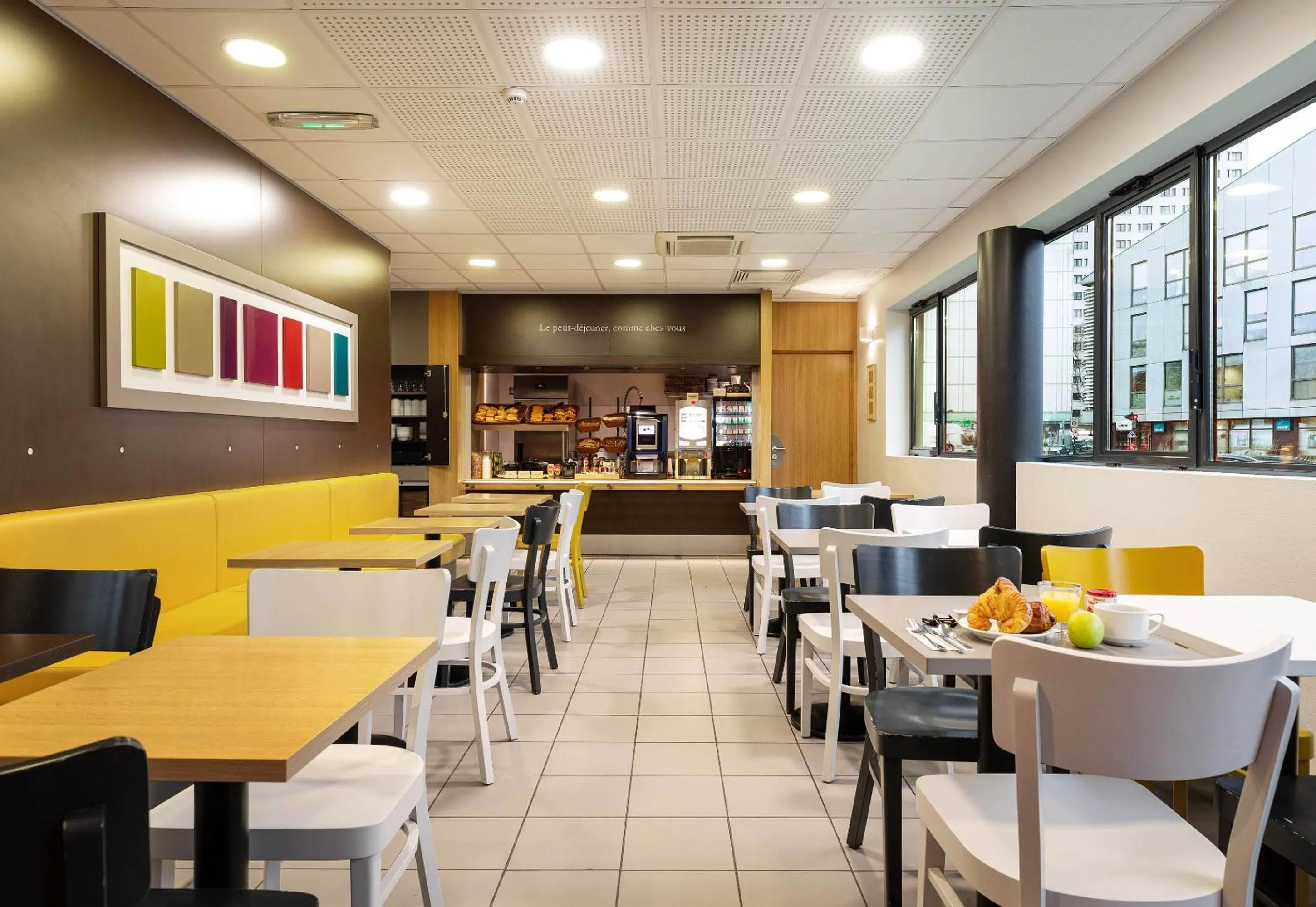 Restaurant/places to eat in B&B HOTEL Lille Tourcoing Centre