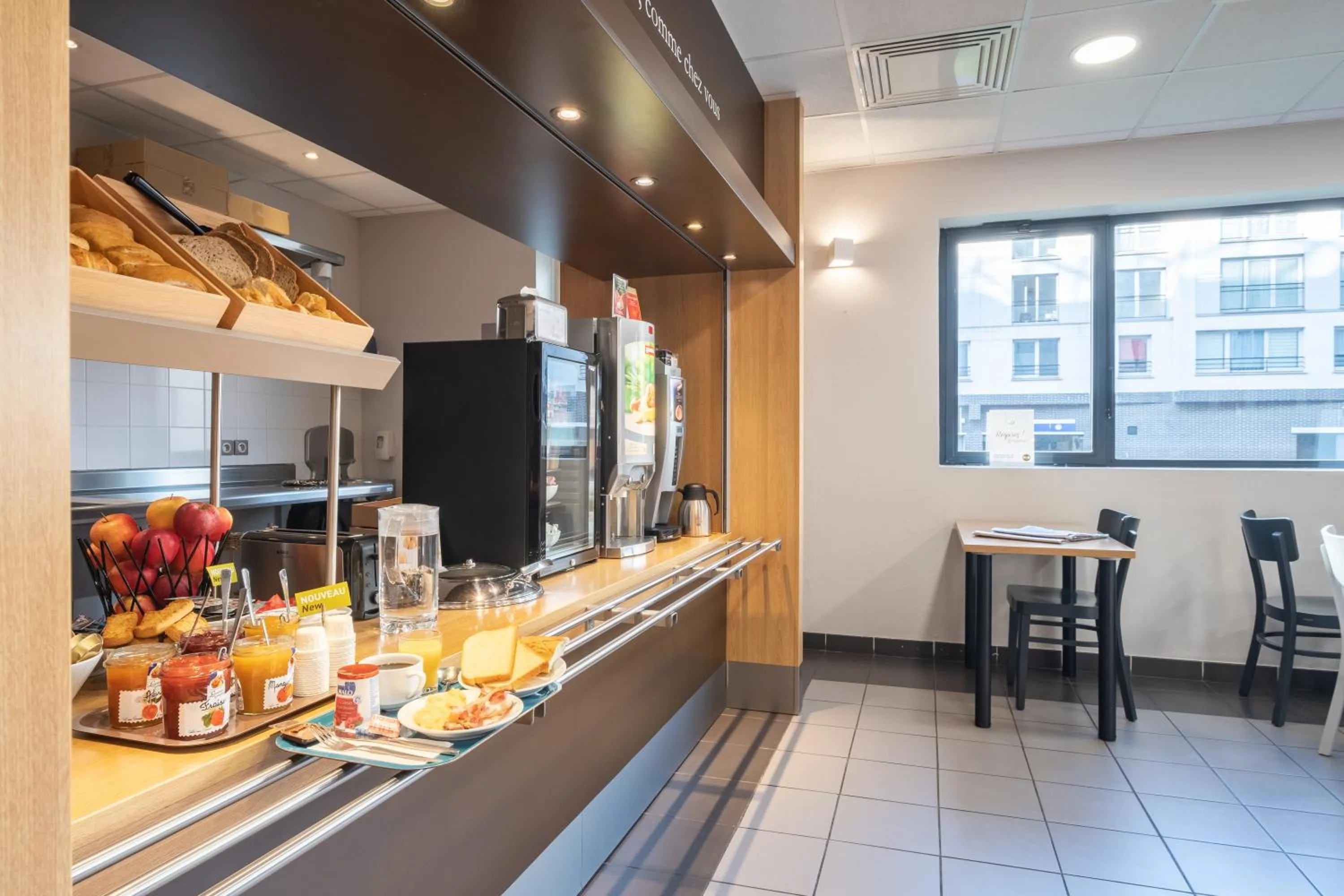 Buffet breakfast in B&B HOTEL Lille Tourcoing Centre