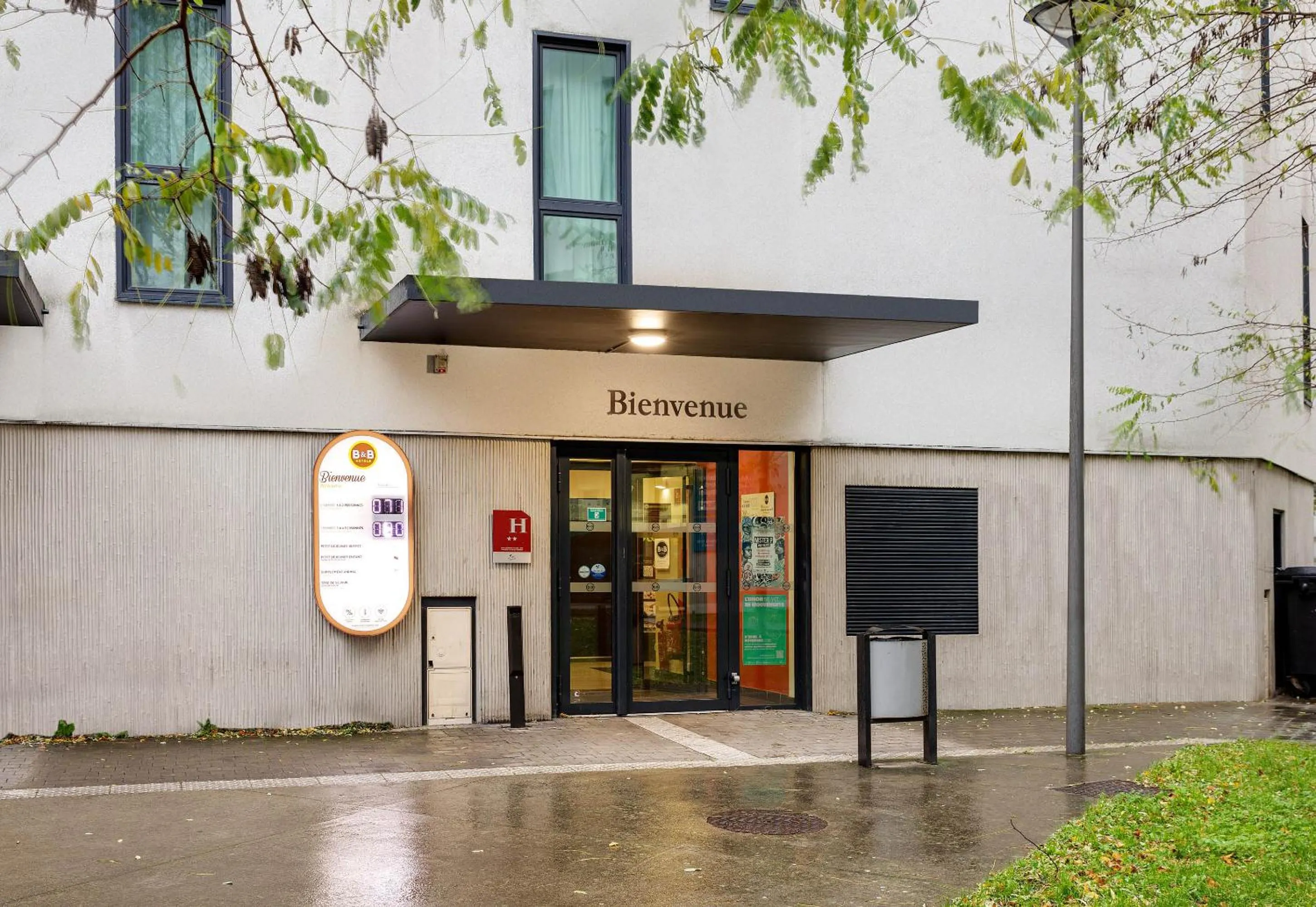 Facade/entrance in B&B HOTEL Lille Tourcoing Centre