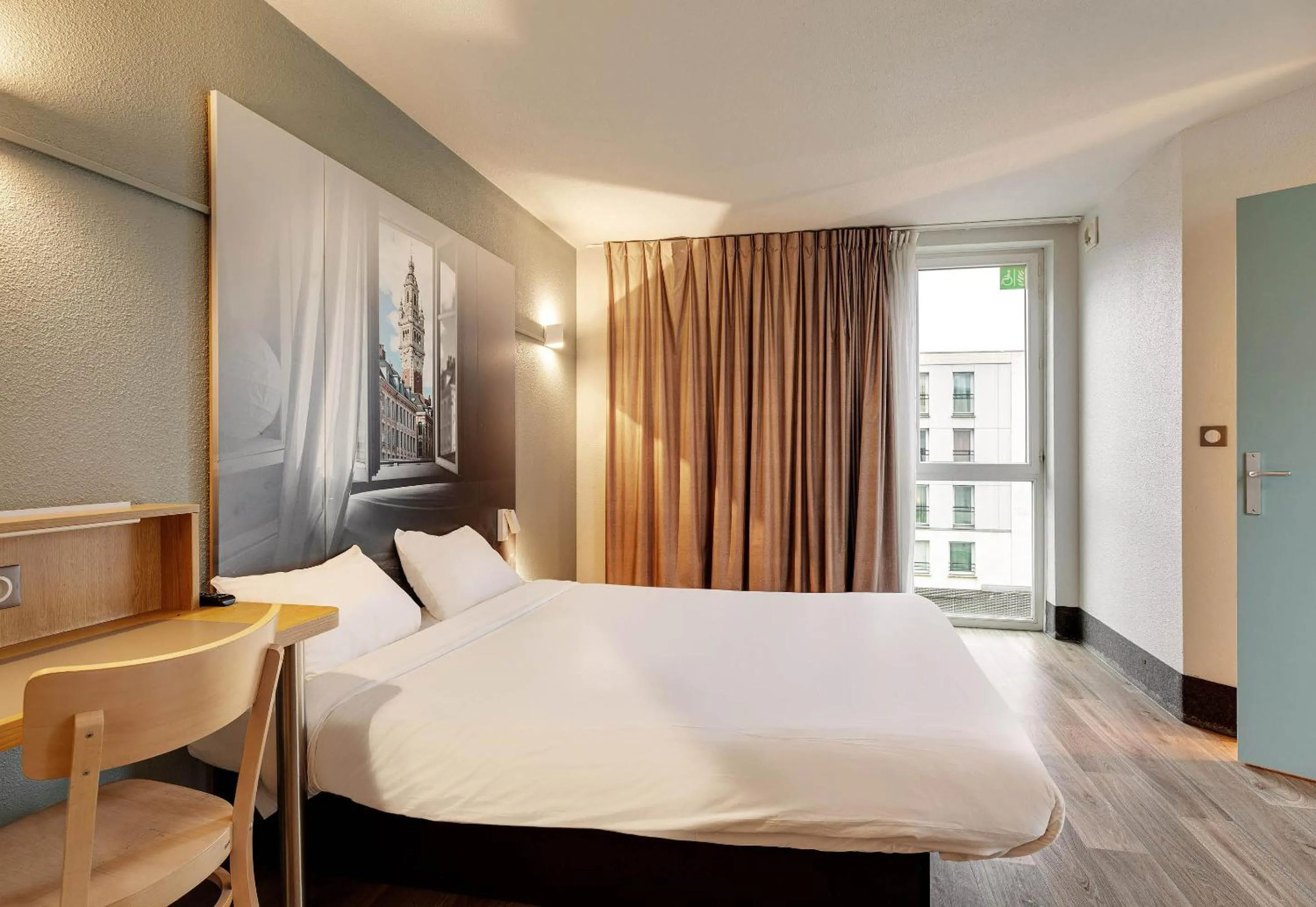 Bedroom, Bed in B&B HOTEL Lille Tourcoing Centre