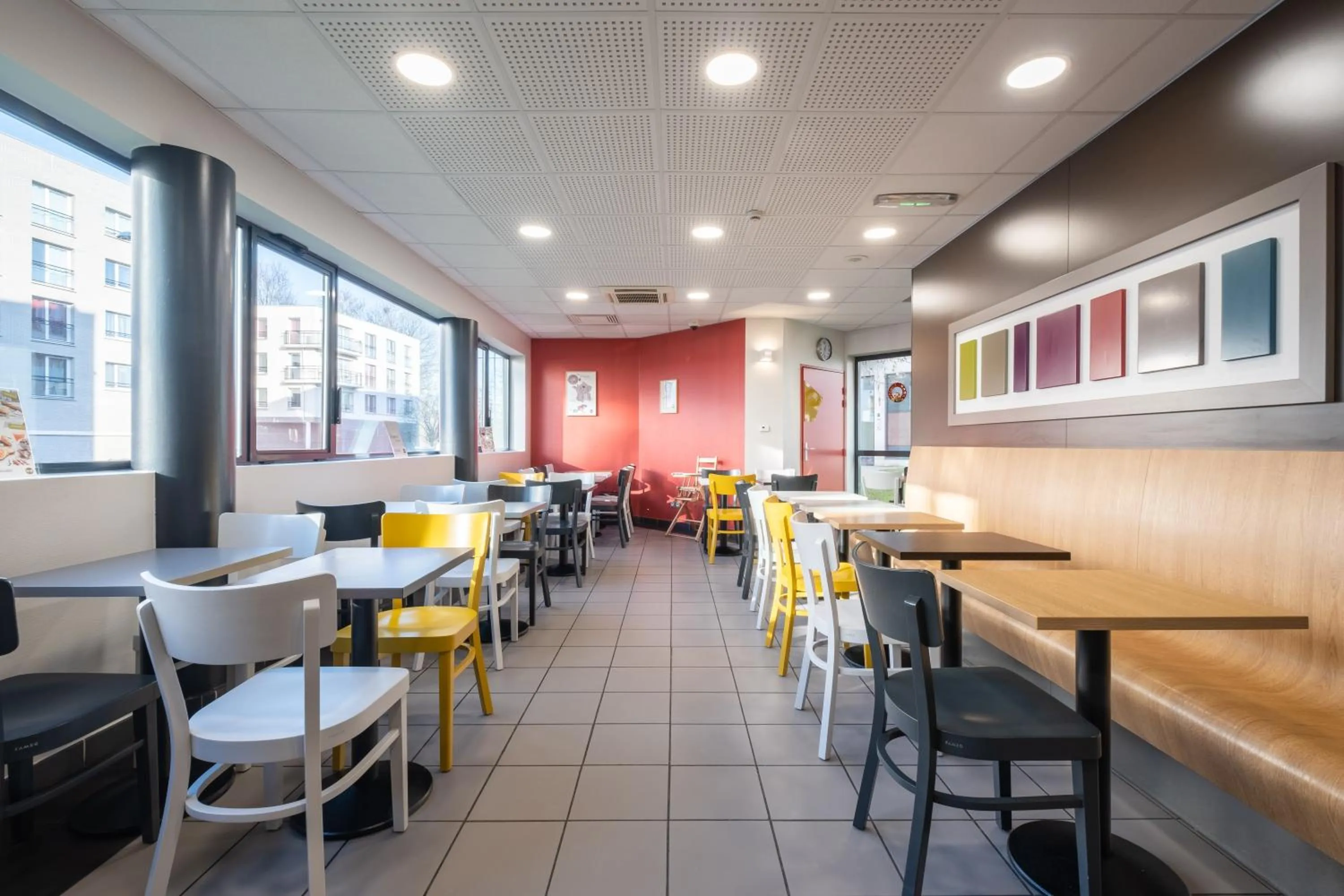 Buffet breakfast in B&B HOTEL Lille Tourcoing Centre