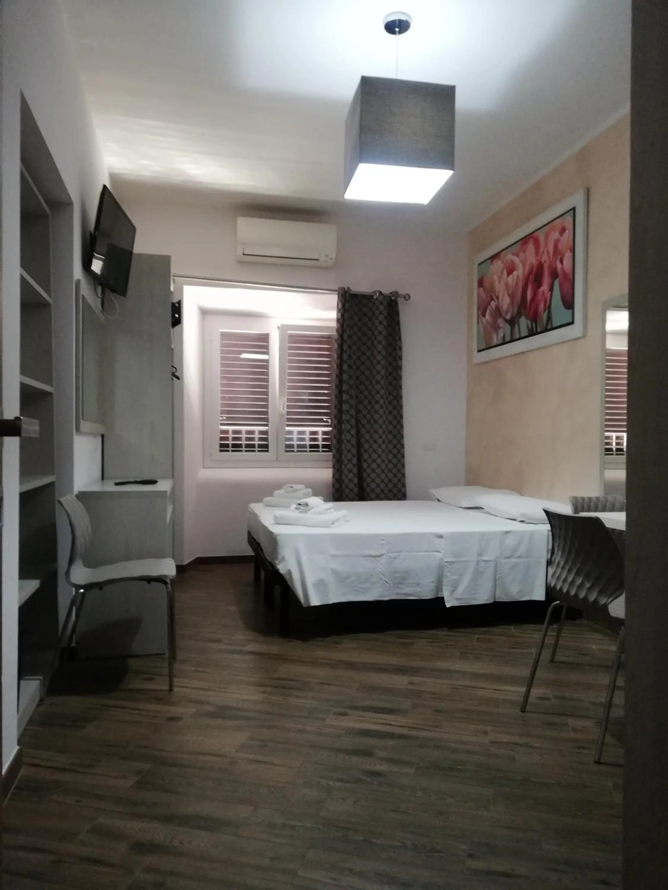 Decorative detail, Bed in IL Sole