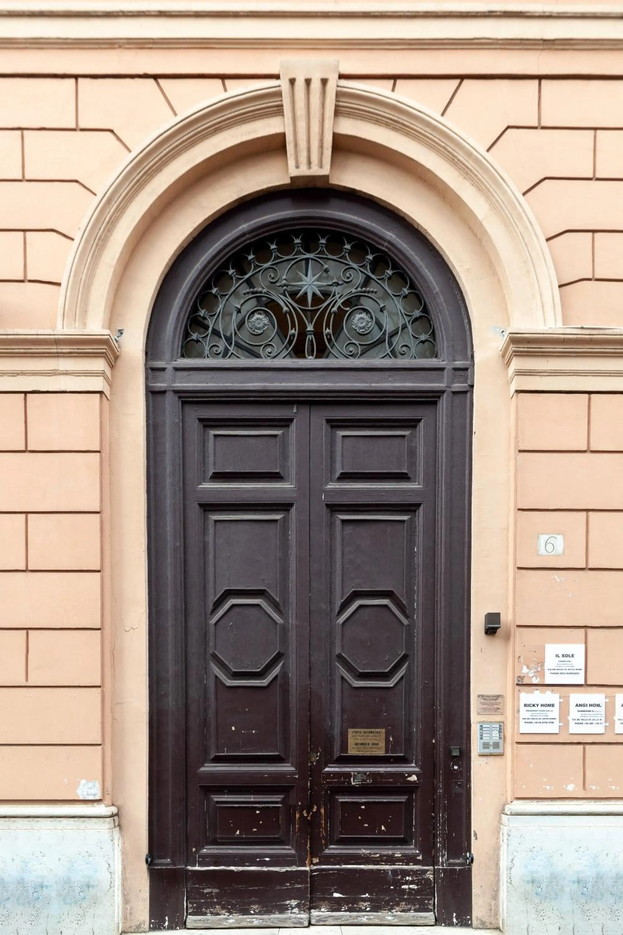 Facade/entrance in IL Sole