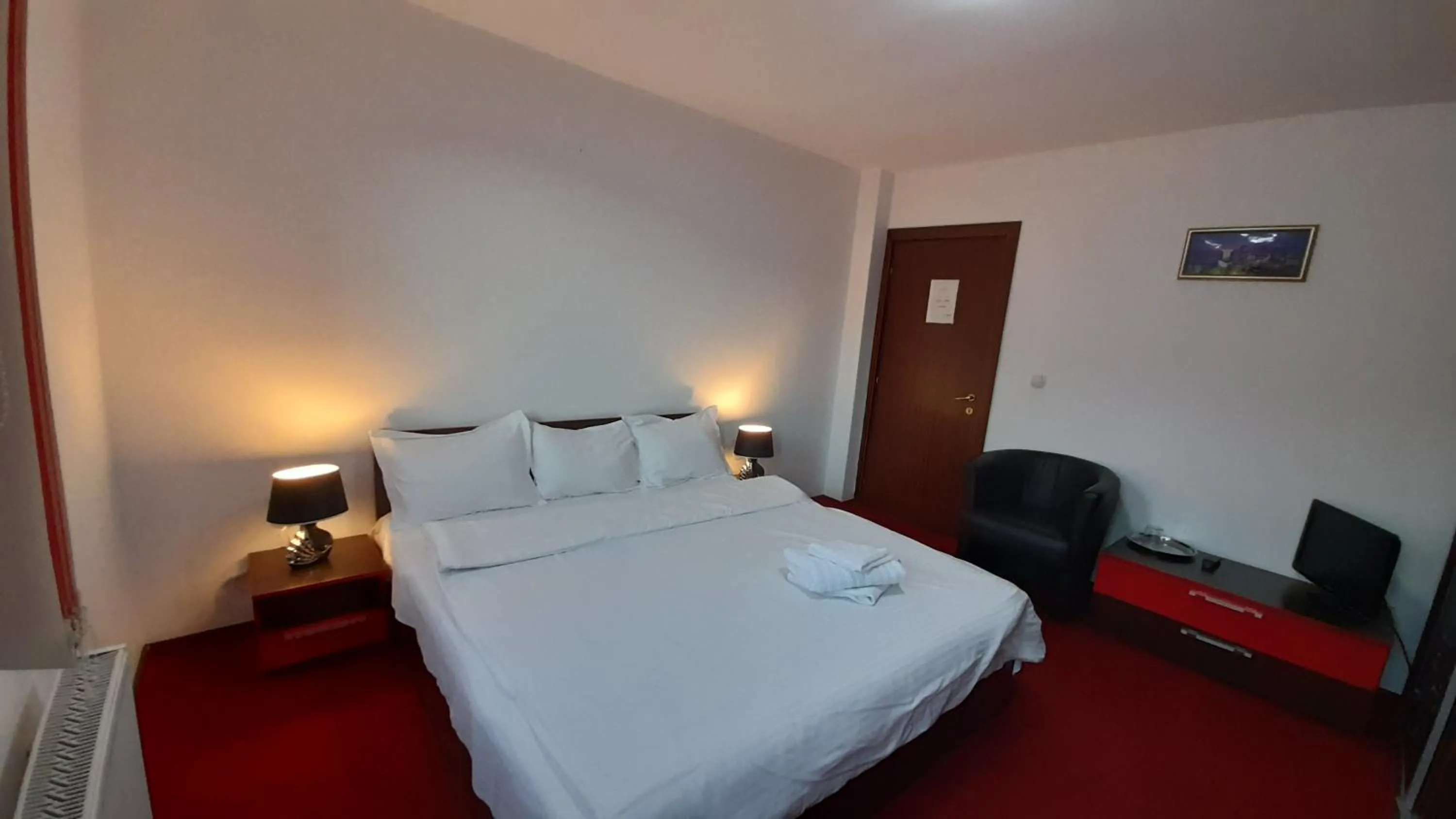 Bed in Pensiunea Lucy
