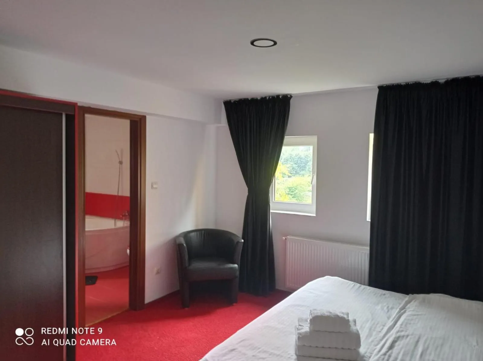 Bed in Pensiunea Lucy
