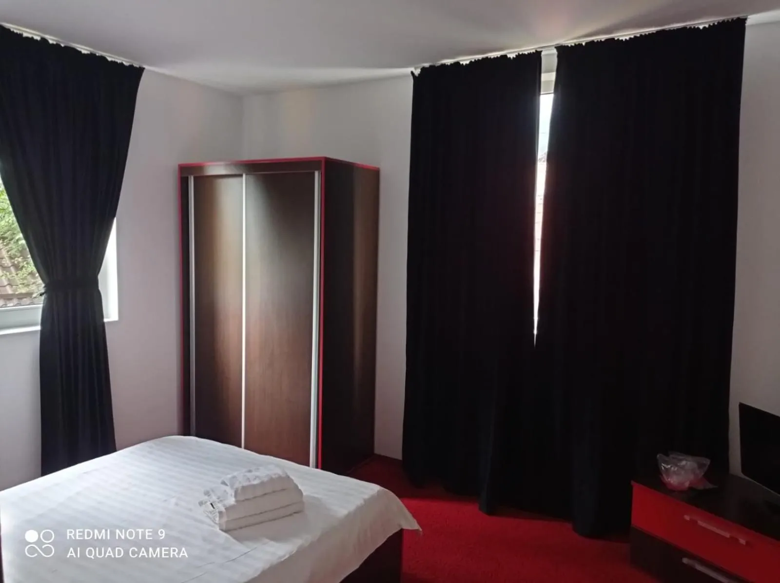 Bed in Pensiunea Lucy