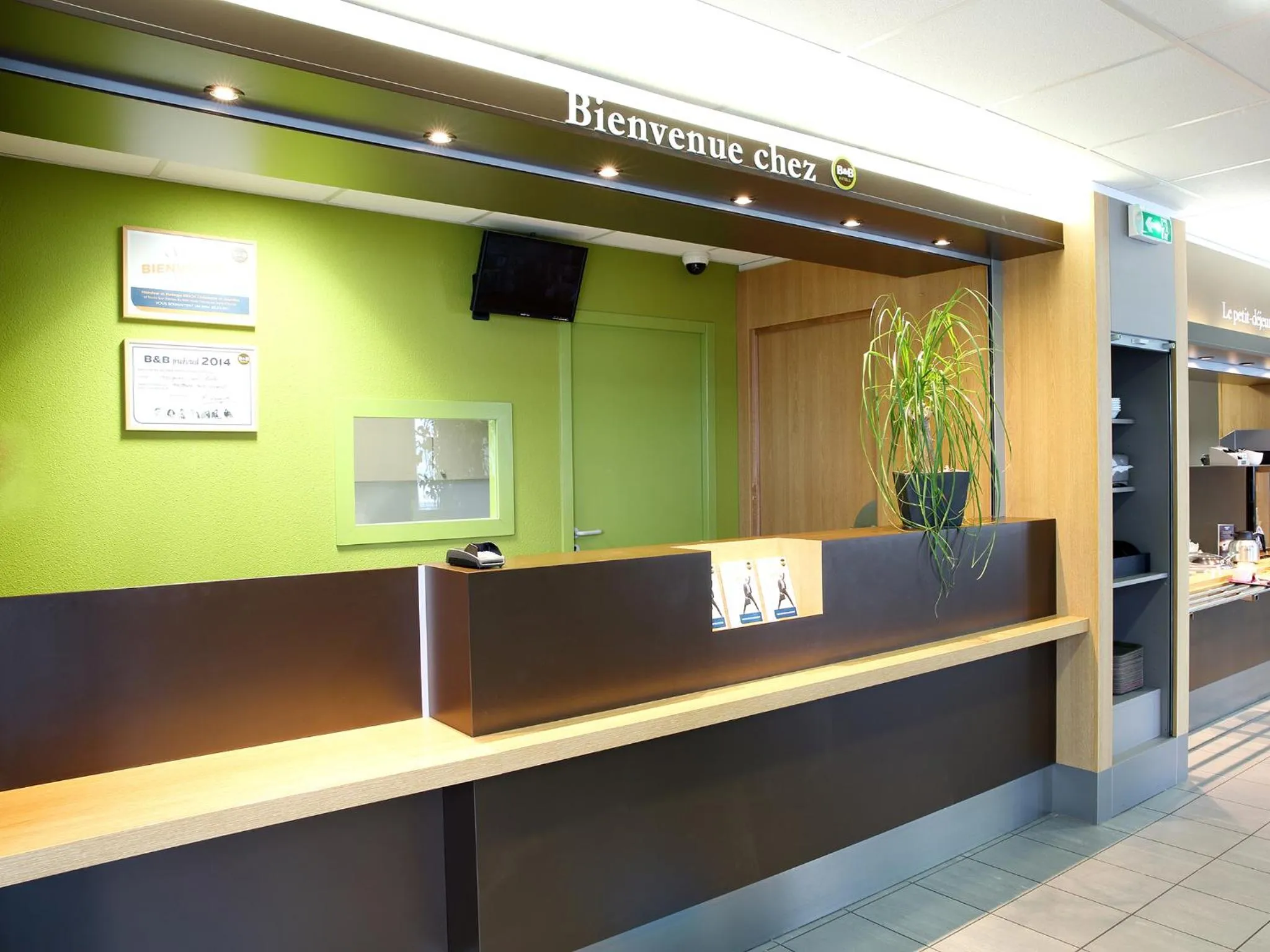 Lobby or reception in B&B HOTEL Perpignan Sud Marché International