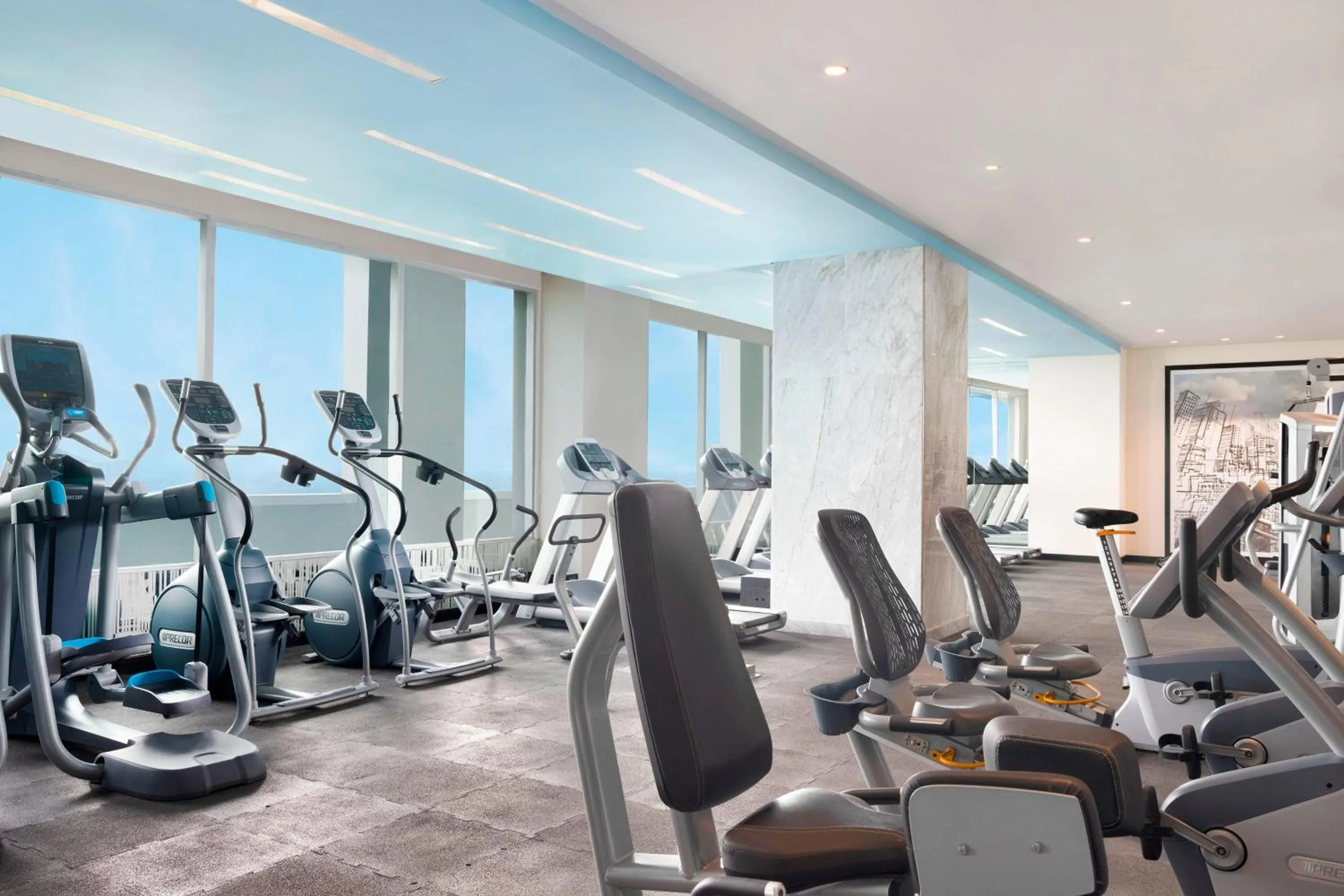 Fitness centre/facilities in Le Meridien Dhaka